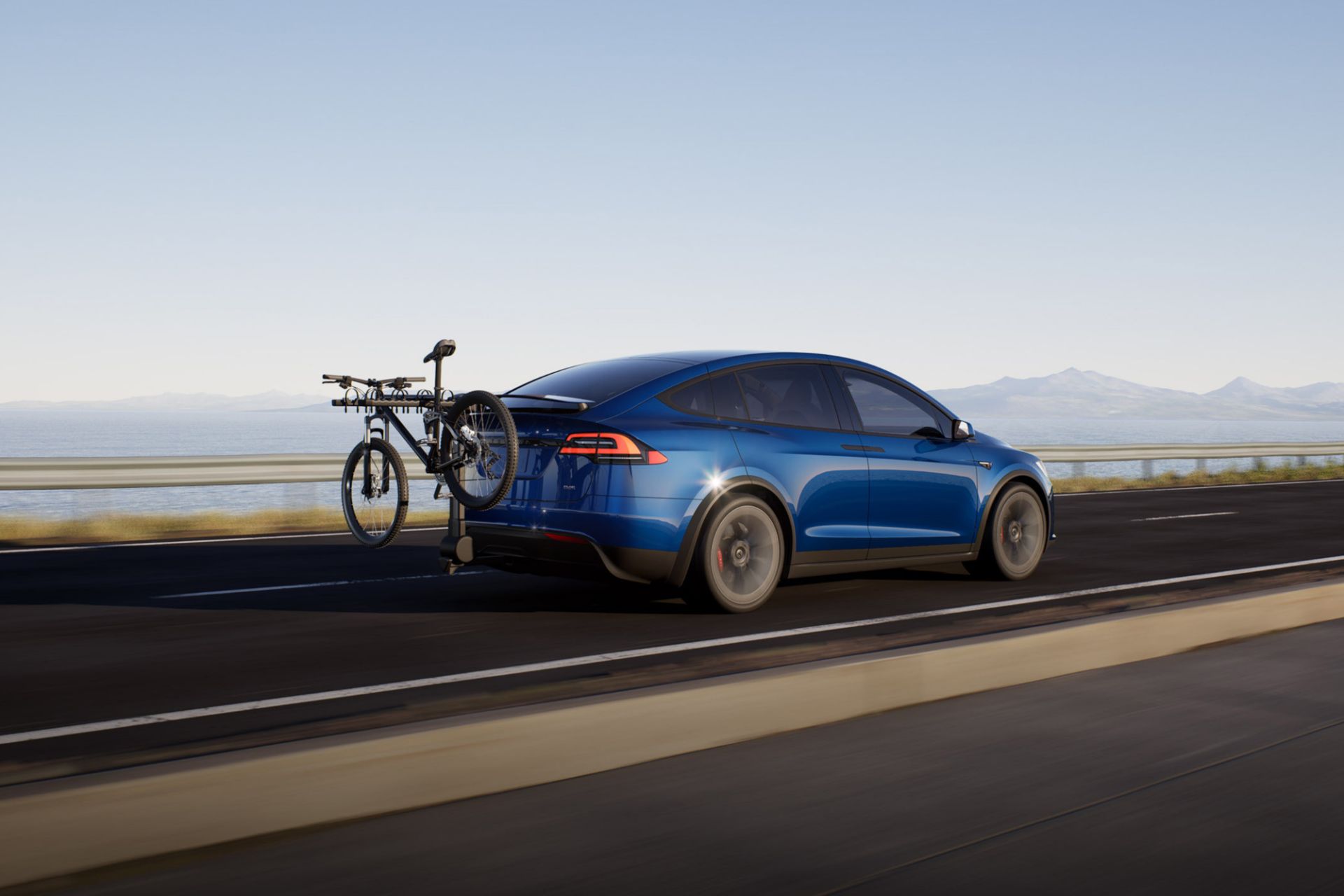 تسلا مدل ایکس 2021 / Tesla Model X در جاده درحال حمل دوچرخه