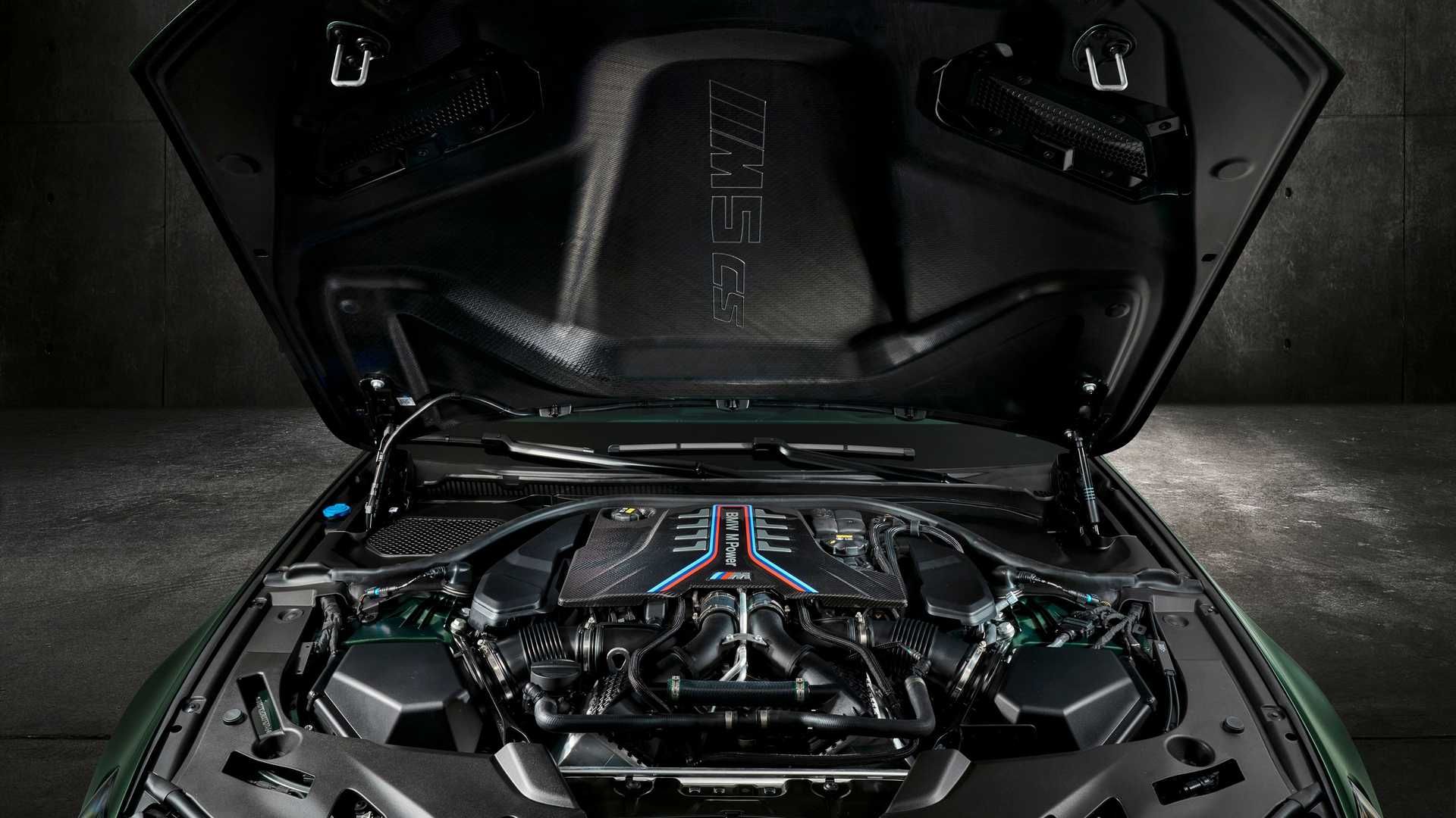 BMW M5 CS بی ام و ام 5 سی اس 2022 نمای زیر کاپوت