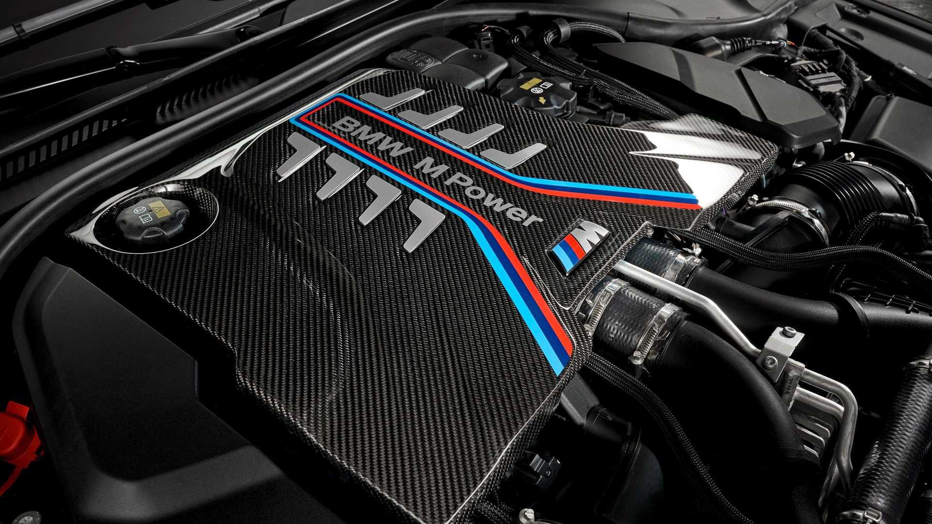 BMW M5 CS بی ام و ام 5 سی اس 2022 نمای پیشرانه