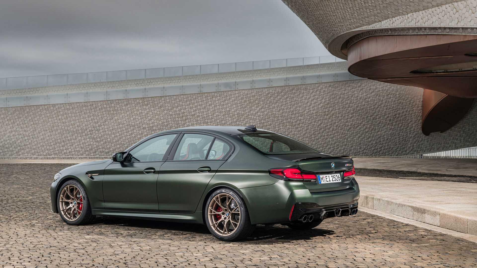 BMW M5 CS بی ام و ام 5 سی اس 2022 نمای پشت بغل