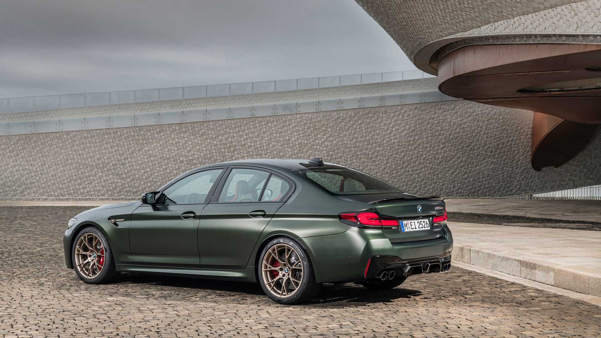 BMW M5 CS بی ام و ام 5 سی اس 2022 نمای پشت بغل