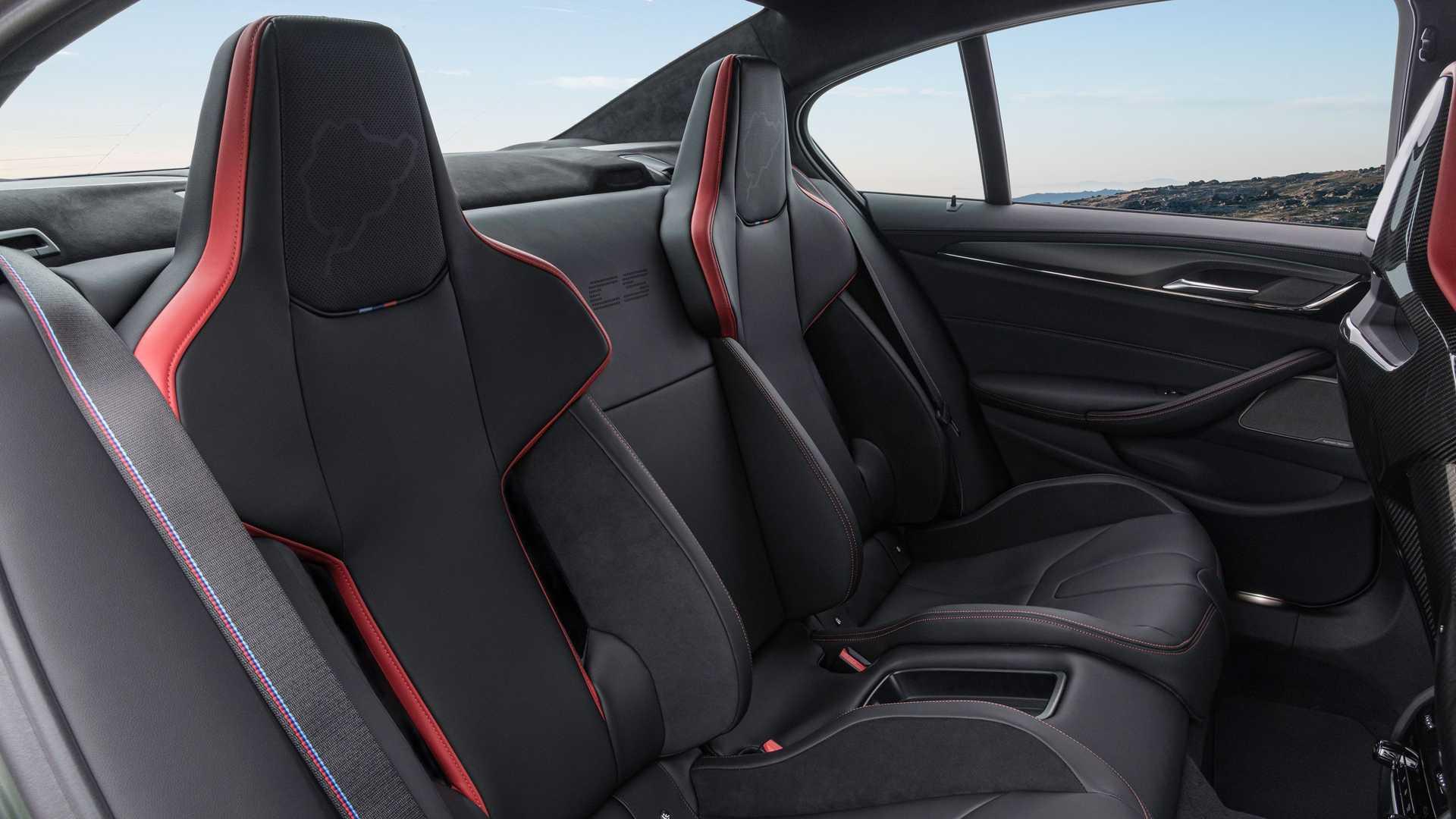 BMW M5 CS بی ام و ام 5 سی اس 2022 نمای صندلی عقب