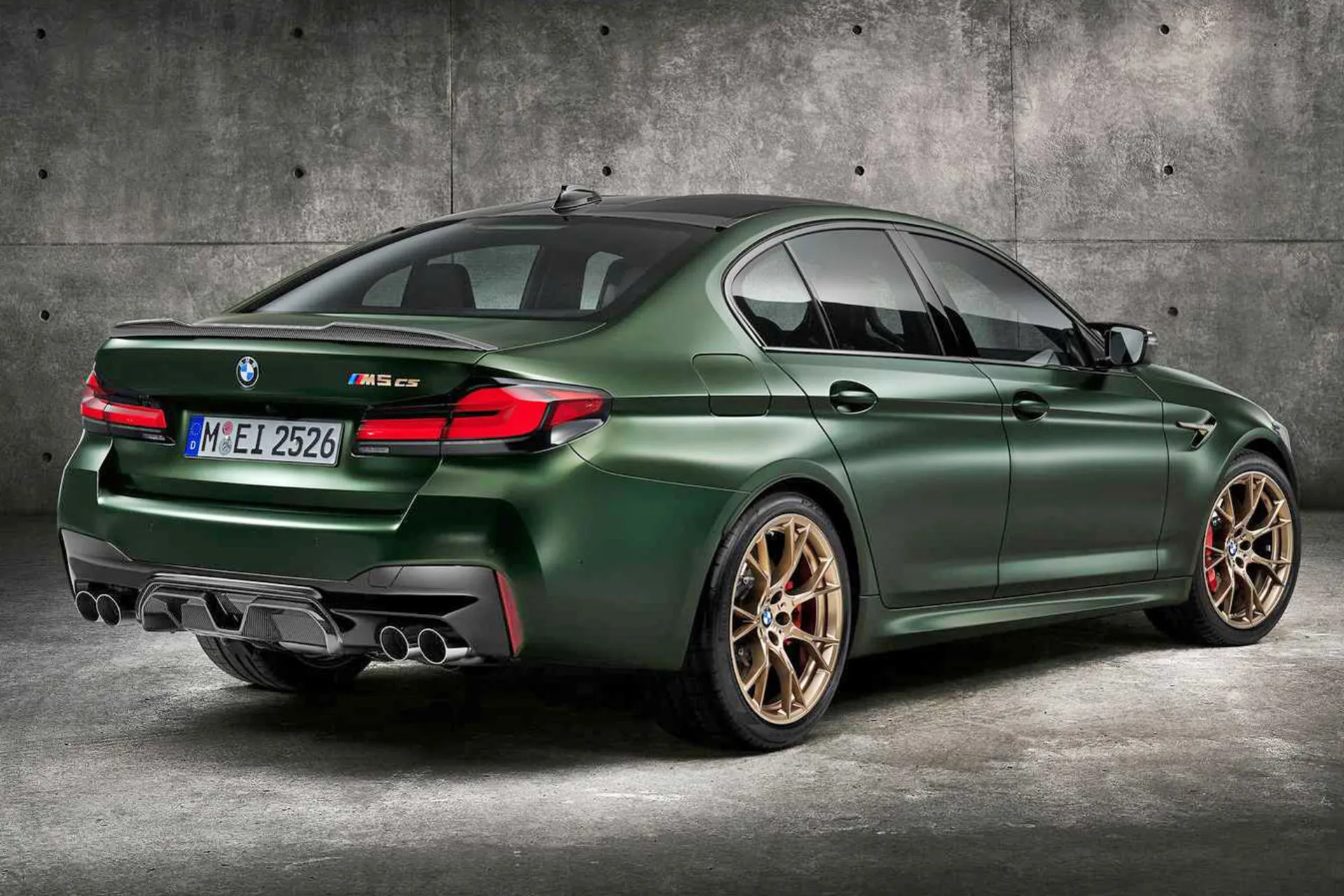 BMW M5 CS بی ام و ام 5 سی اس 2022 نمای پشت