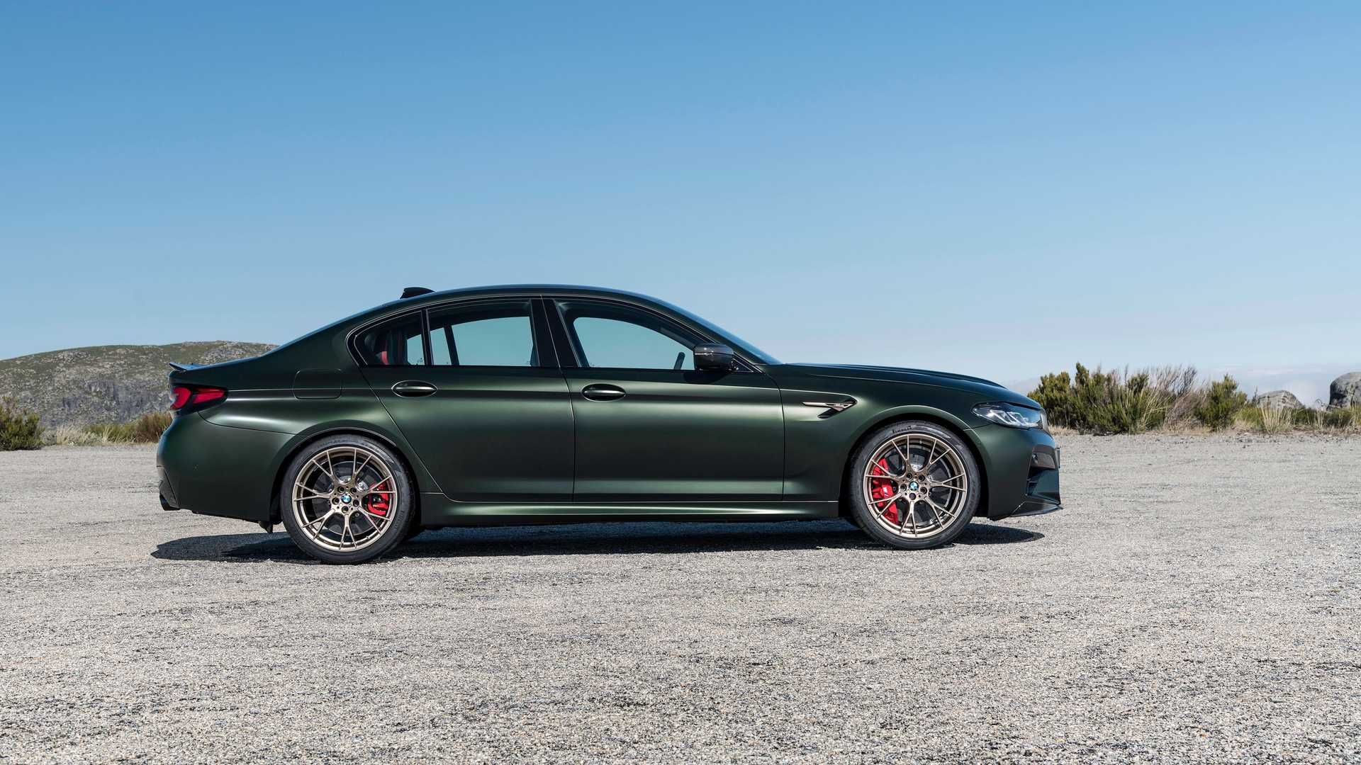 BMW M5 CS بی ام و ام 5 سی اس 2022 نمای جانبی