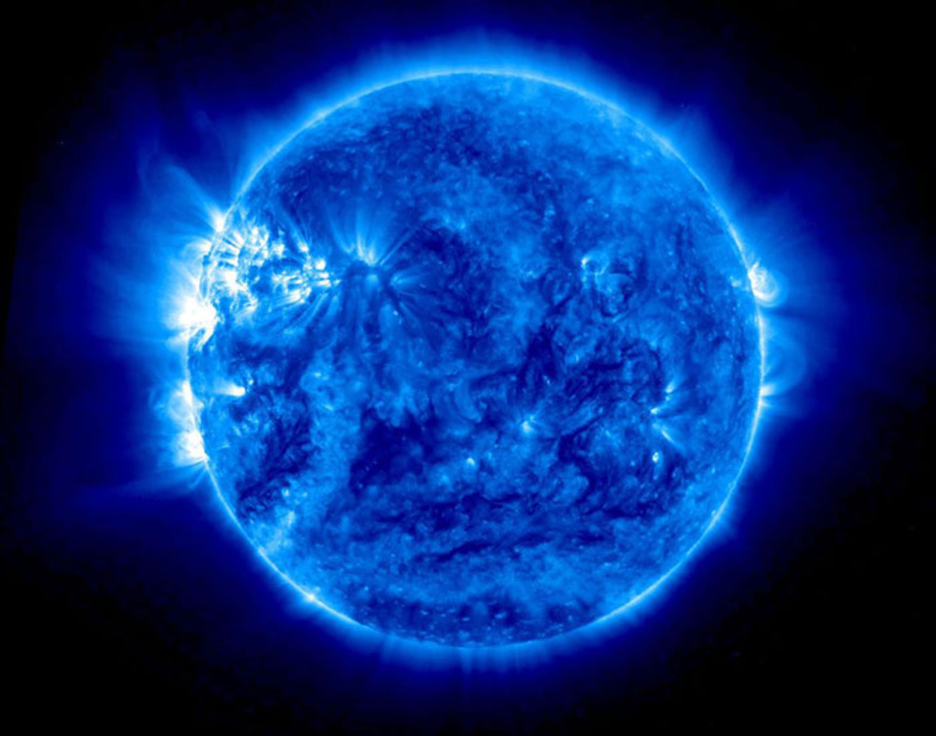 کوتوله‌ی آبی