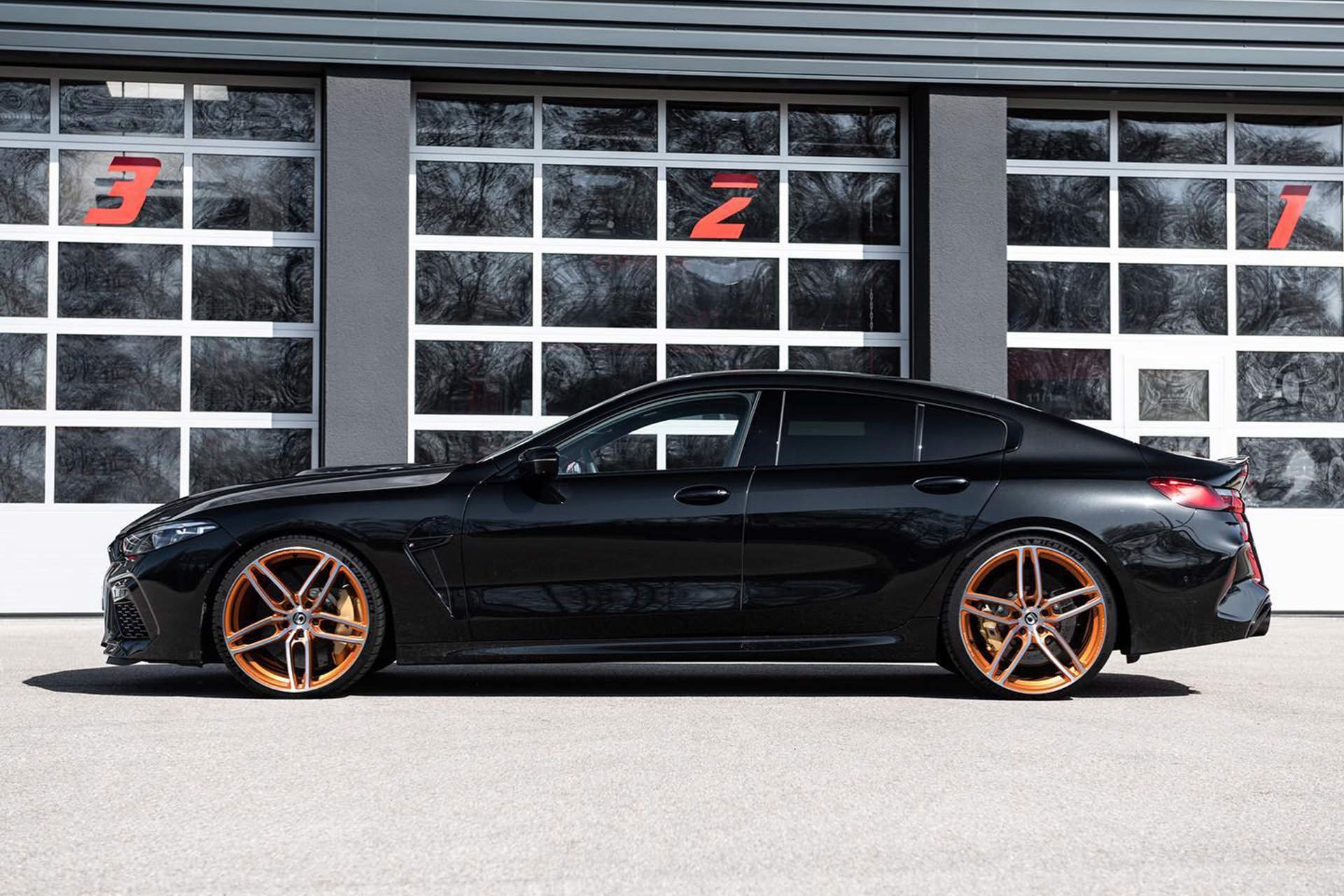 نمای جانبی بی ام و M8 گرن کوپه / G-Power BMW M8 Gran Coupe تیونینگ جی پاور سیاه رنگ