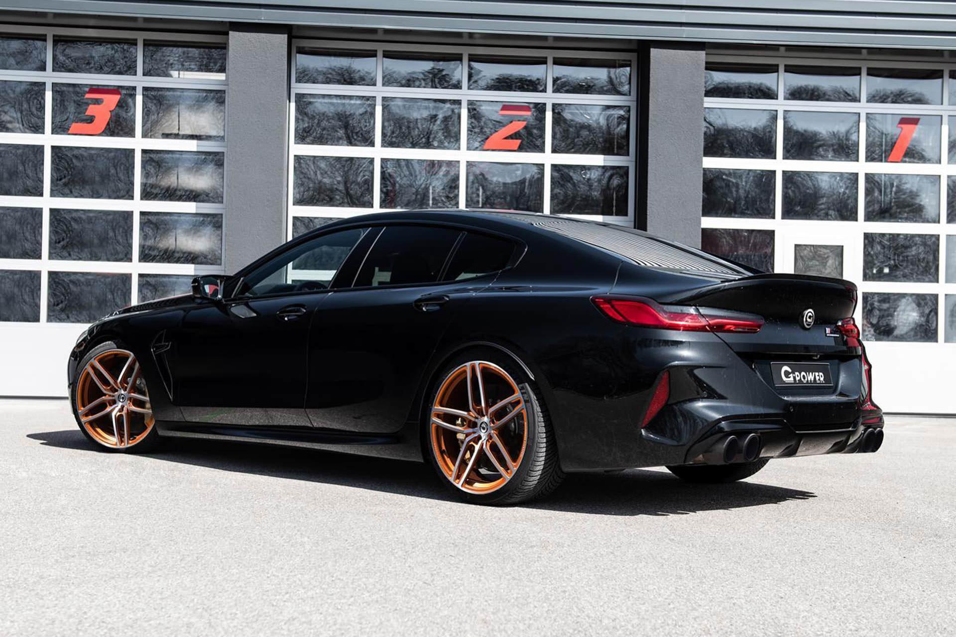 نمای عقب بی ام و M8 گرن کوپه / G-Power BMW M8 Gran Coupe تیونینگ جی پاور سیاه رنگ