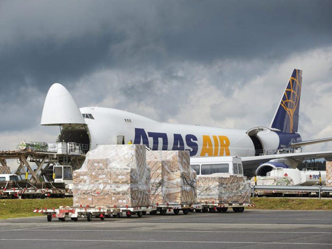 بارگذاری Boeing 747 / بوئینگ 474 از محفظه بار دماغه