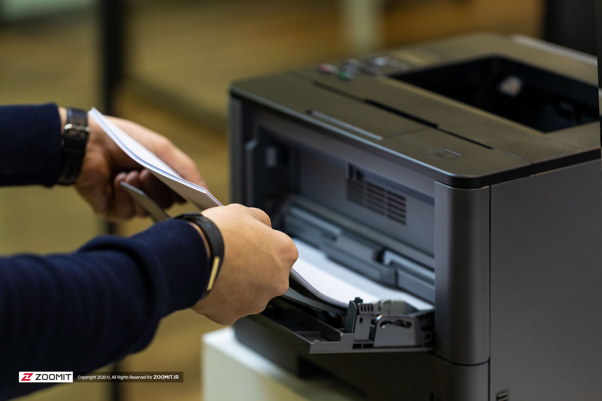 پرینتر Brother HL-L5200DW در حال استفاده