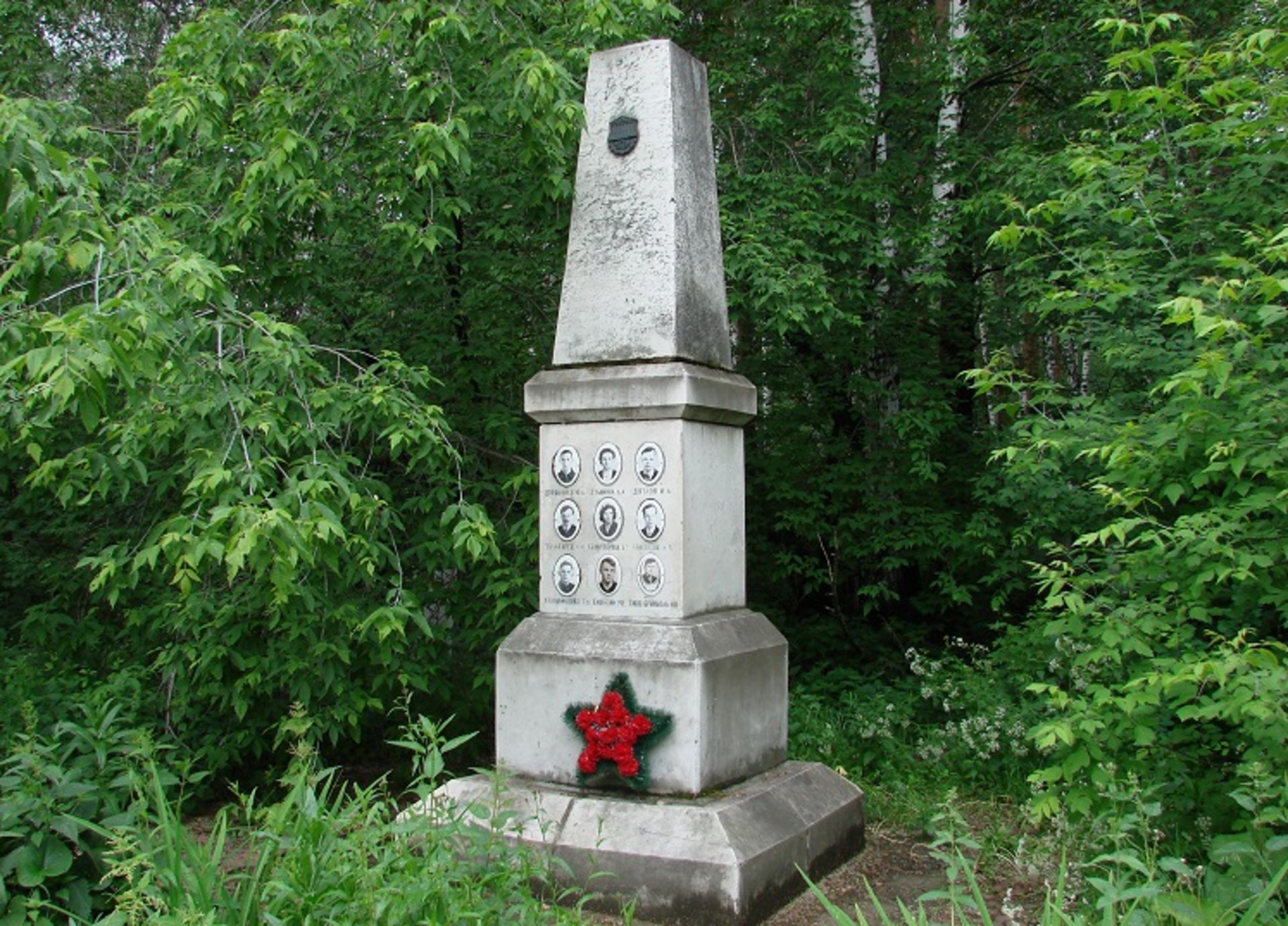حادثه گذرگاه دیتلوف: مقبره کوهنوردان