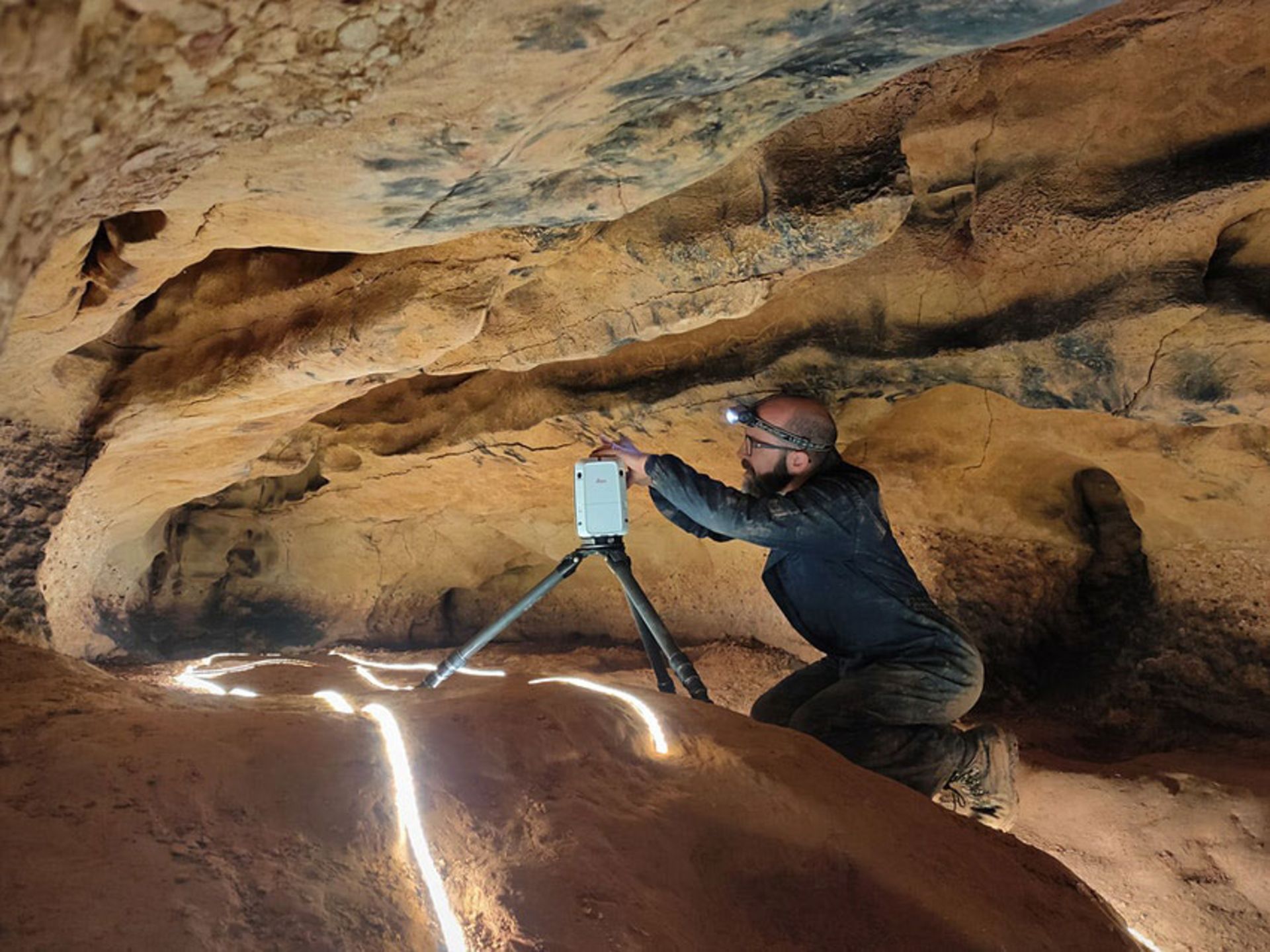 کشف غارنگاره‌های ۱۵ هزار ساله در کاتالونیای اسپانیا