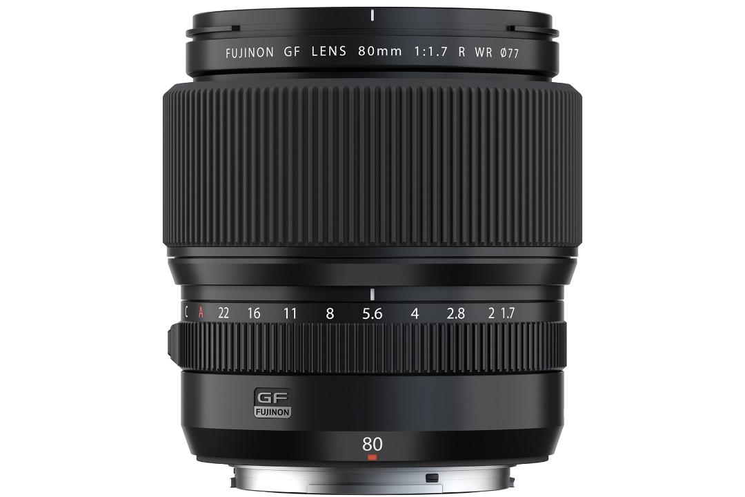 نیم رخ لنز فوجی فیلم GF 80mm f/1.7 R WR