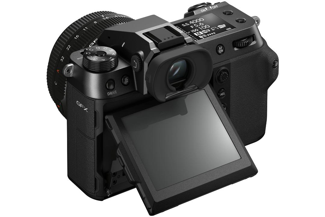 بخش پشتی دوربین فوجی فیلم GFX100S با نمایشگر LCD