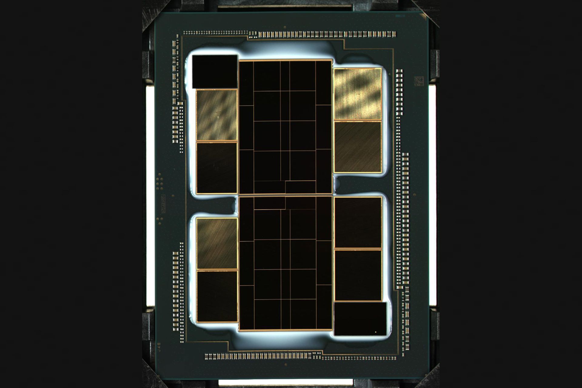 تصویر رسمی دای / Die پردازنده گرافیکی 7 نانومتری Xe HPC اینتل