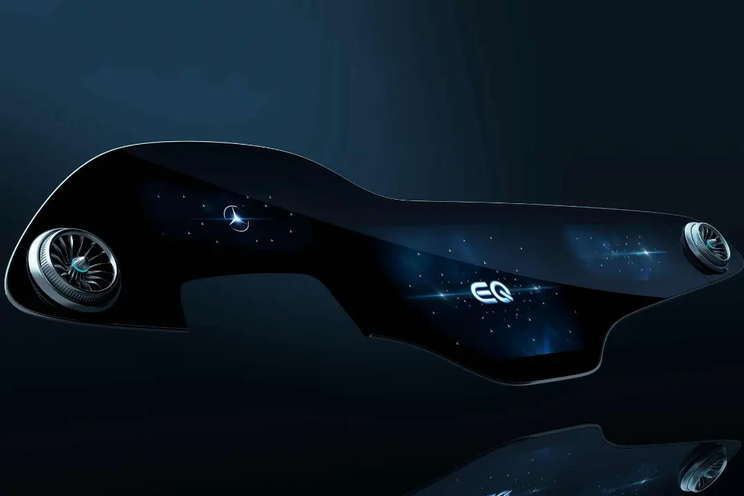 نمای جلو نمایشگر هایپراسکرین MBUX مرسدس بنز / Mercedes-Benz EQS EV MBUX Hyperscreen