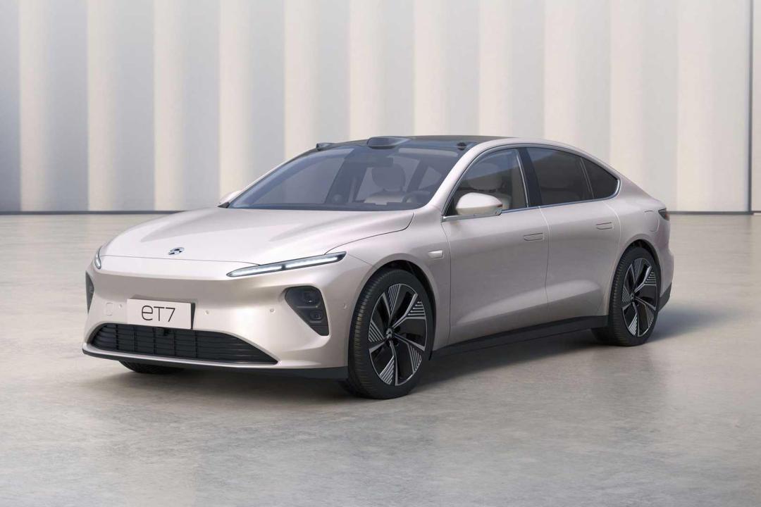 نمای اصلی خودروی الکتریکی / Electric Car نیو / NIO ET7 سفید رنگ