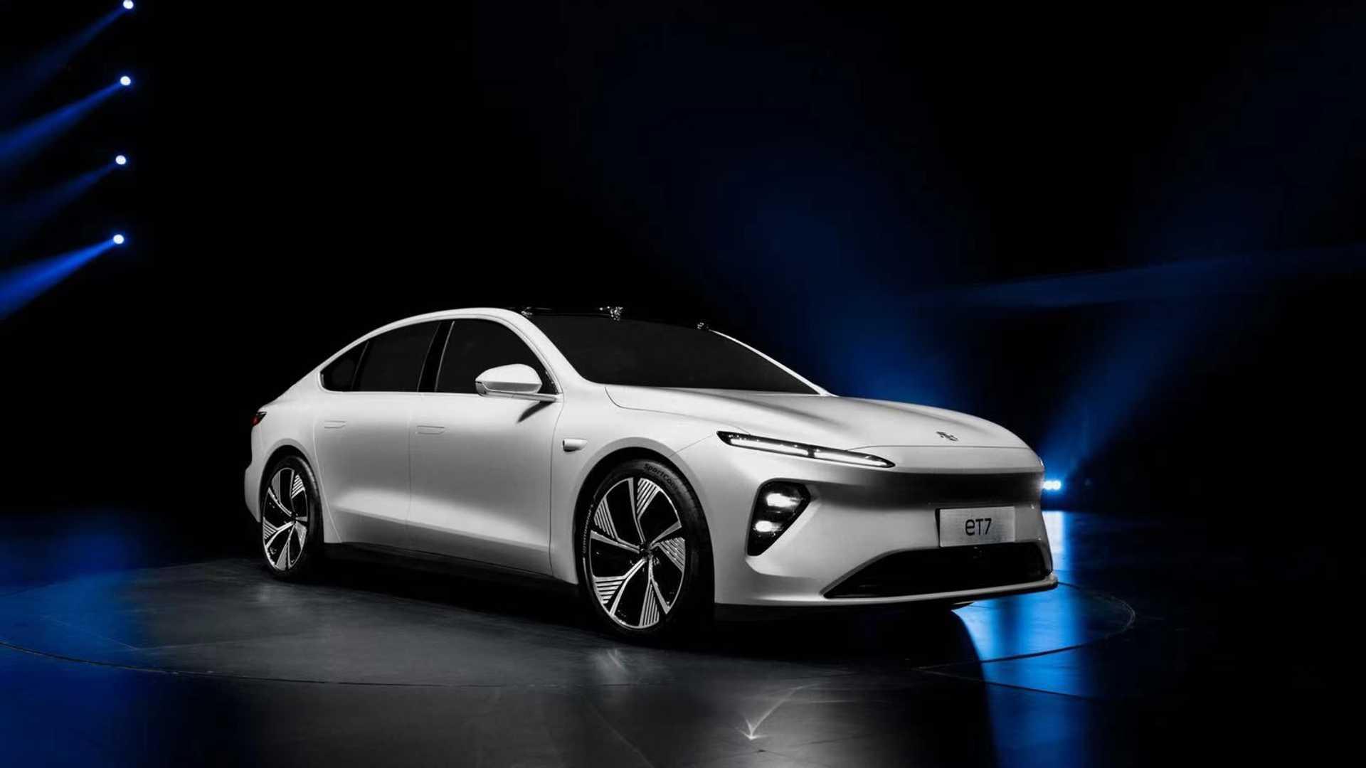 خودروی الکتریکی / Electric Car نیو / NIO ET7 سفید رنگ