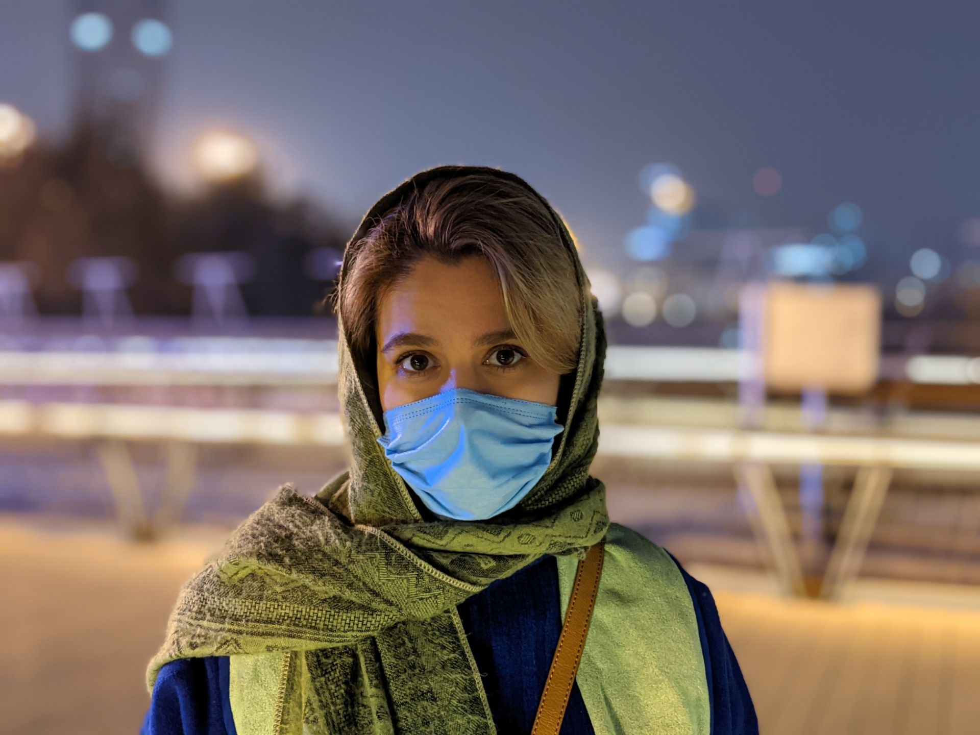 عکس نمونه پرتره پیکسل ۵ در تاریکی - فرناز عرفان