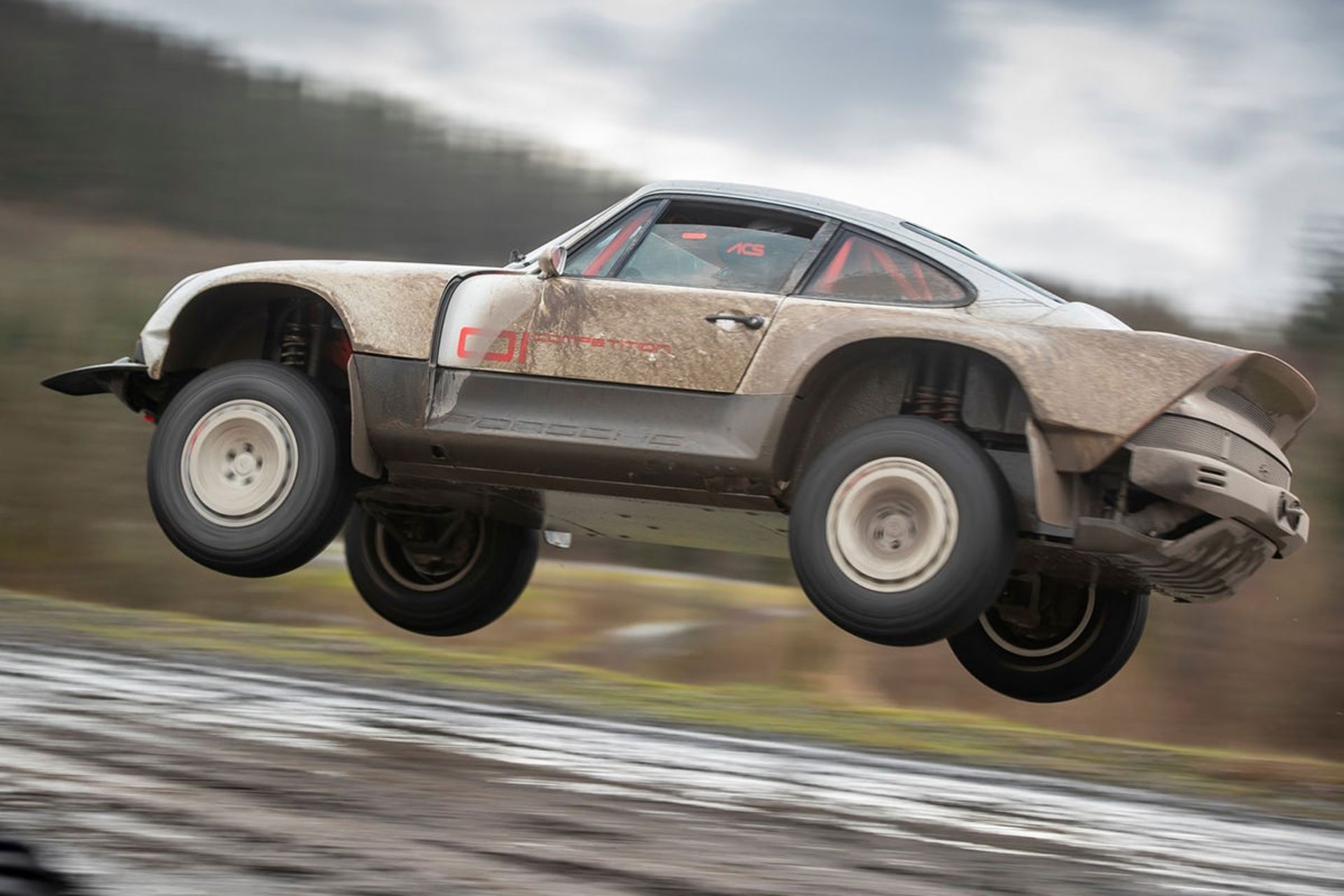  Porsche 911 ACS Singer jumping / پورشه ۹۱۱ سینگر رالی در حال پریدن