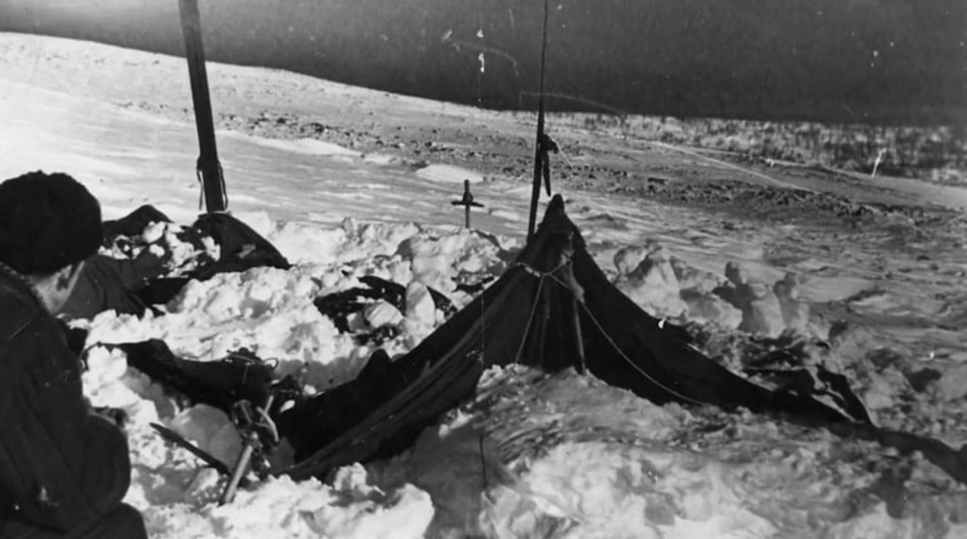 حادثه گذرگاه دیتلوف: چادر