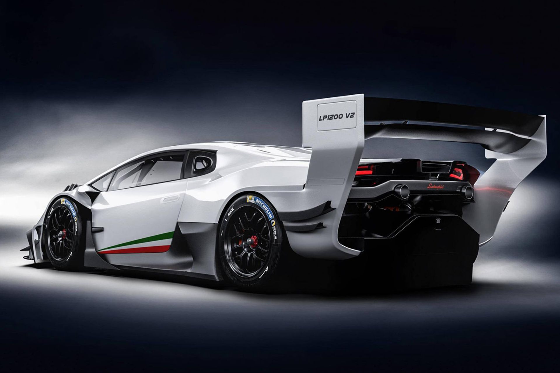 نمای عقب زایرس استرادا لامبورگینی هوراکان /  Zyrus 1200 Strada back