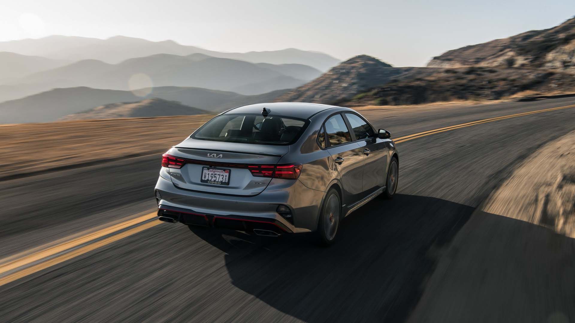 نمای عقب کیا فورته 2022 / 2022 Kia Forte
