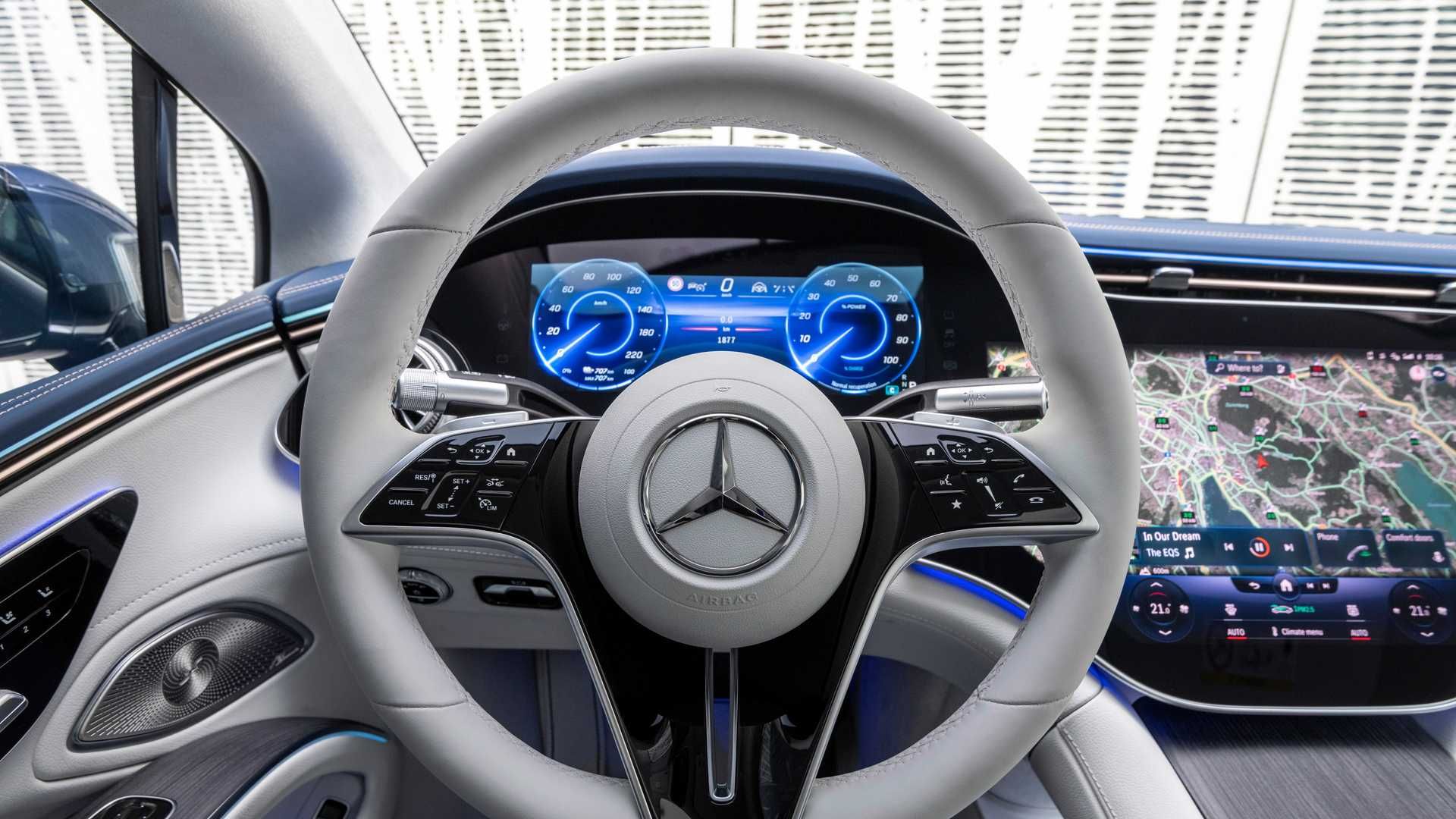 نمایشگر جلو داشبورد خودروی الکتریکی مرسدس بنز ای کیو اس / 2022 Mercedes-Benz EQS
