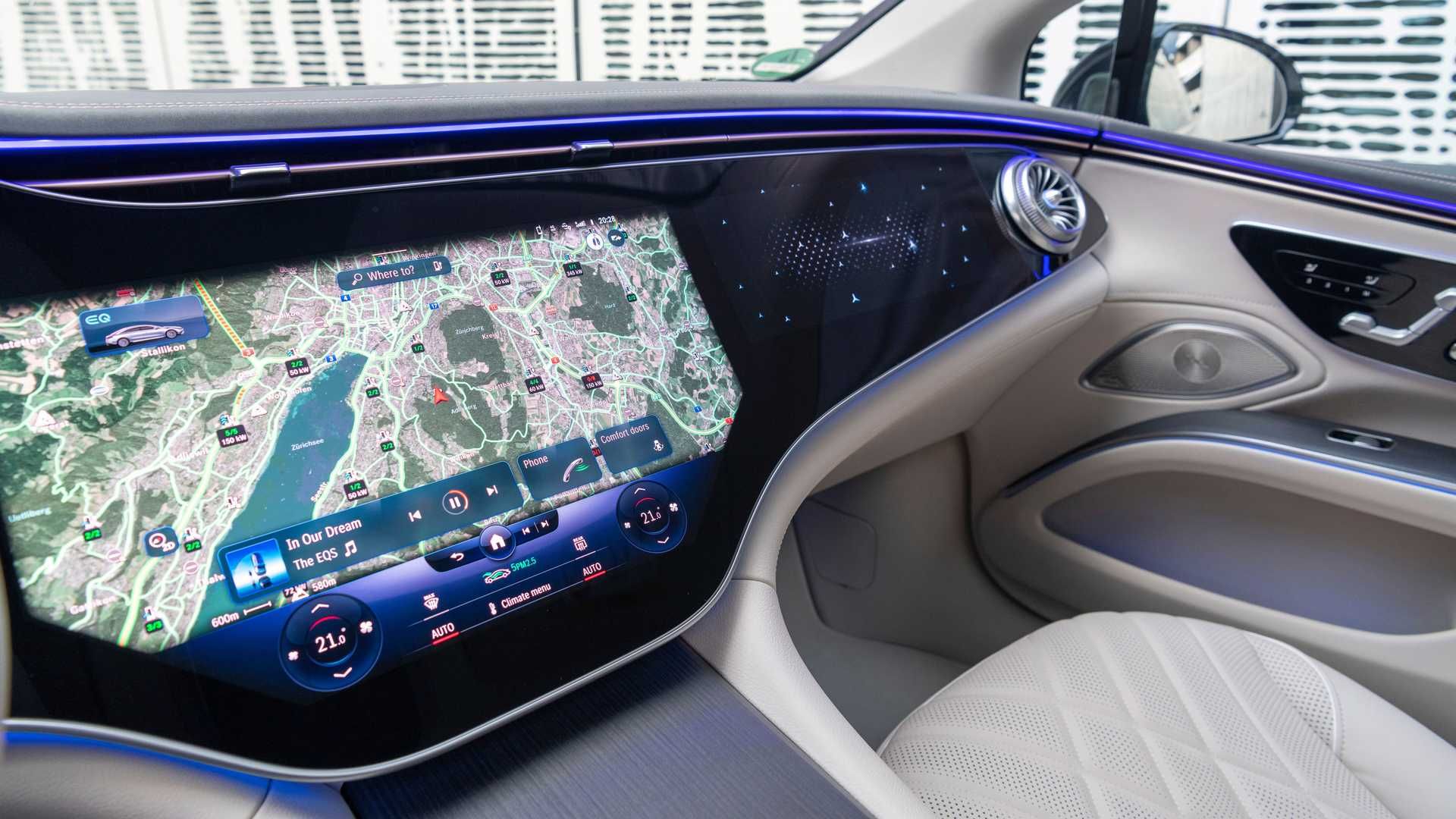 نمایشگر هایپراسکرین خودروی الکتریکی مرسدس بنز ای کیو اس / 2022 Mercedes-Benz EQS