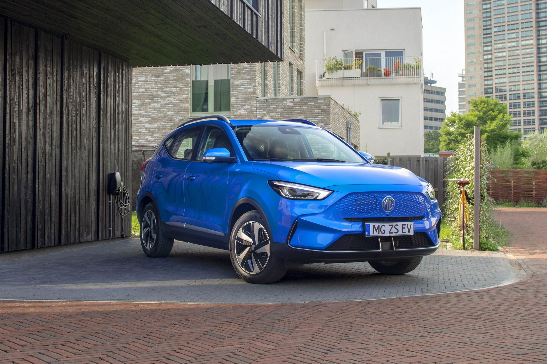 MG ZS EV 2022 نمای اصلی شاسی بلند برقی ام جی