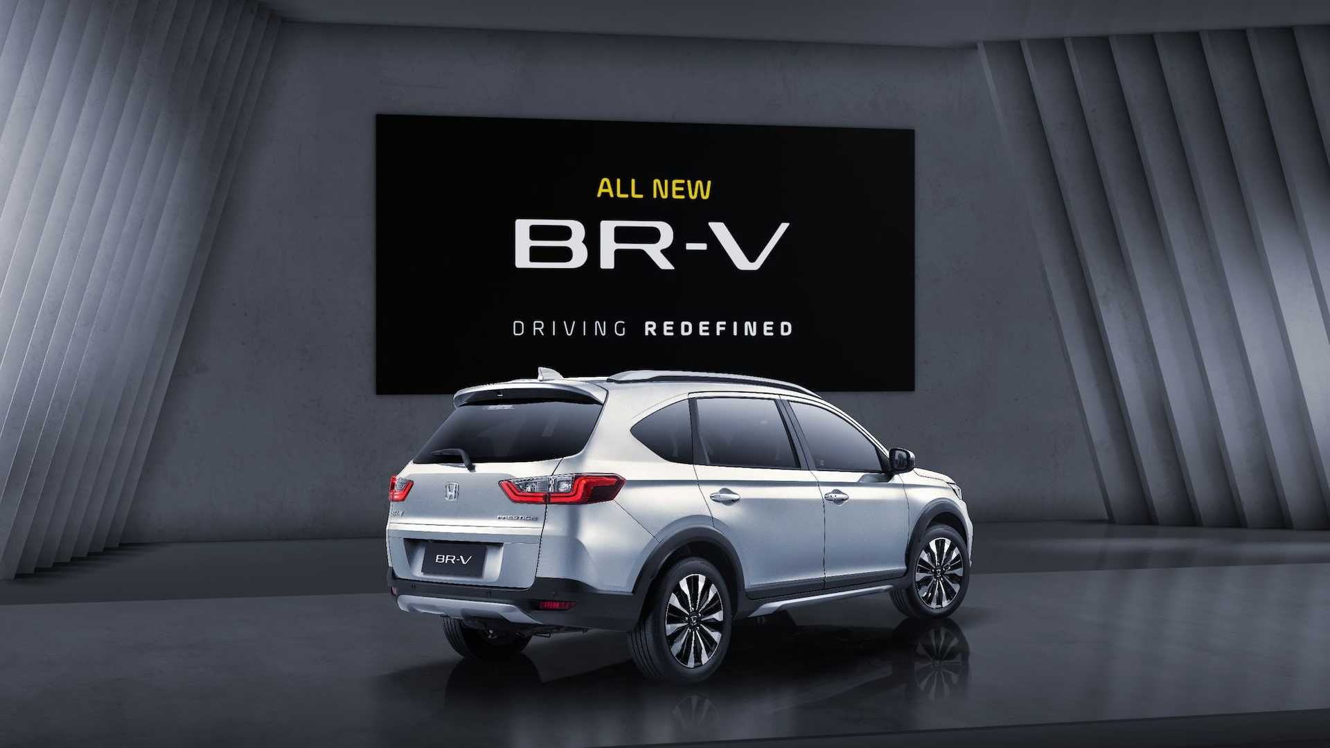 نمای سه چهارم عقب کراس اور هوندا بی آر وی / 2022 Honda BR-V