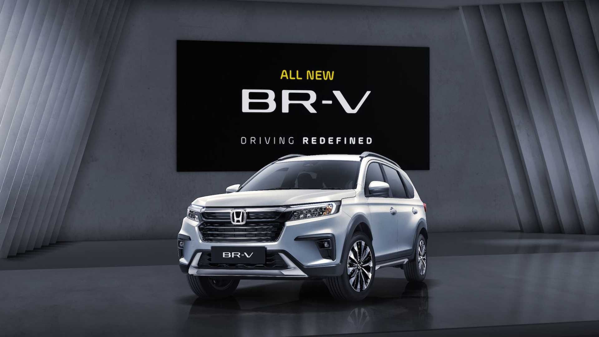 نمای سه چهارم کراس اور هوندا بی آر وی / 2022 Honda BR-V