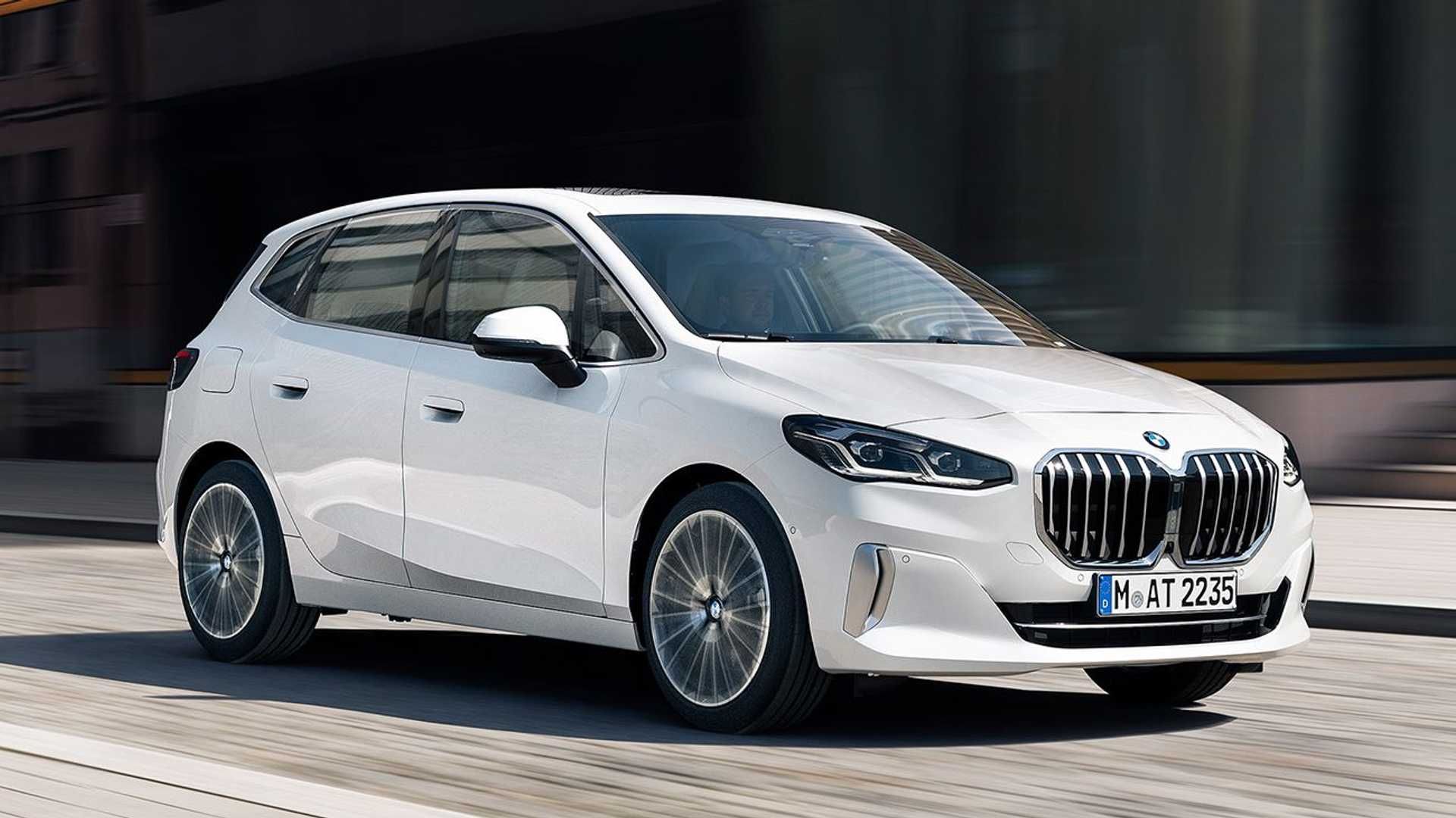 نمای جلو بی ام و سری 2 اکتیو تورر / 2022 BMW 2 Series Active Tourer سفید رنگ