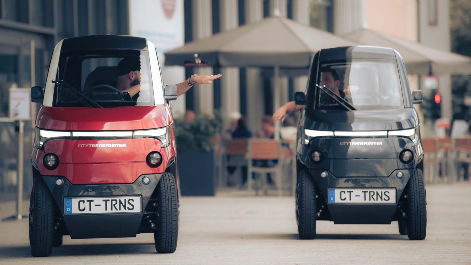 خودروی الکتریکی کوچک سیتی ترانسفورمر / City Transformer microcar قرمز و سیاه رنگ