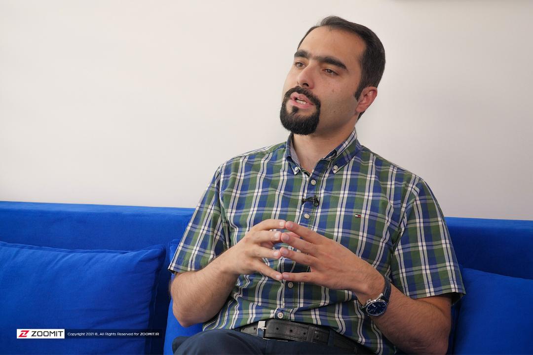 مدیرعامل صباویژن درحال صحبت
