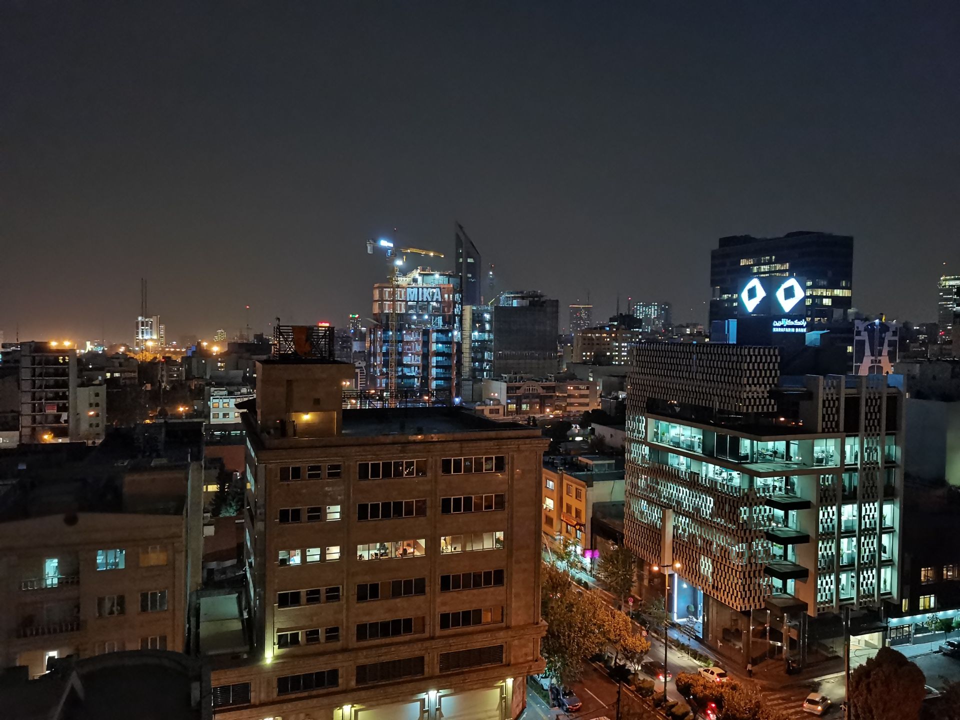 عکس دوربین اصلی نوا ۸ در شب