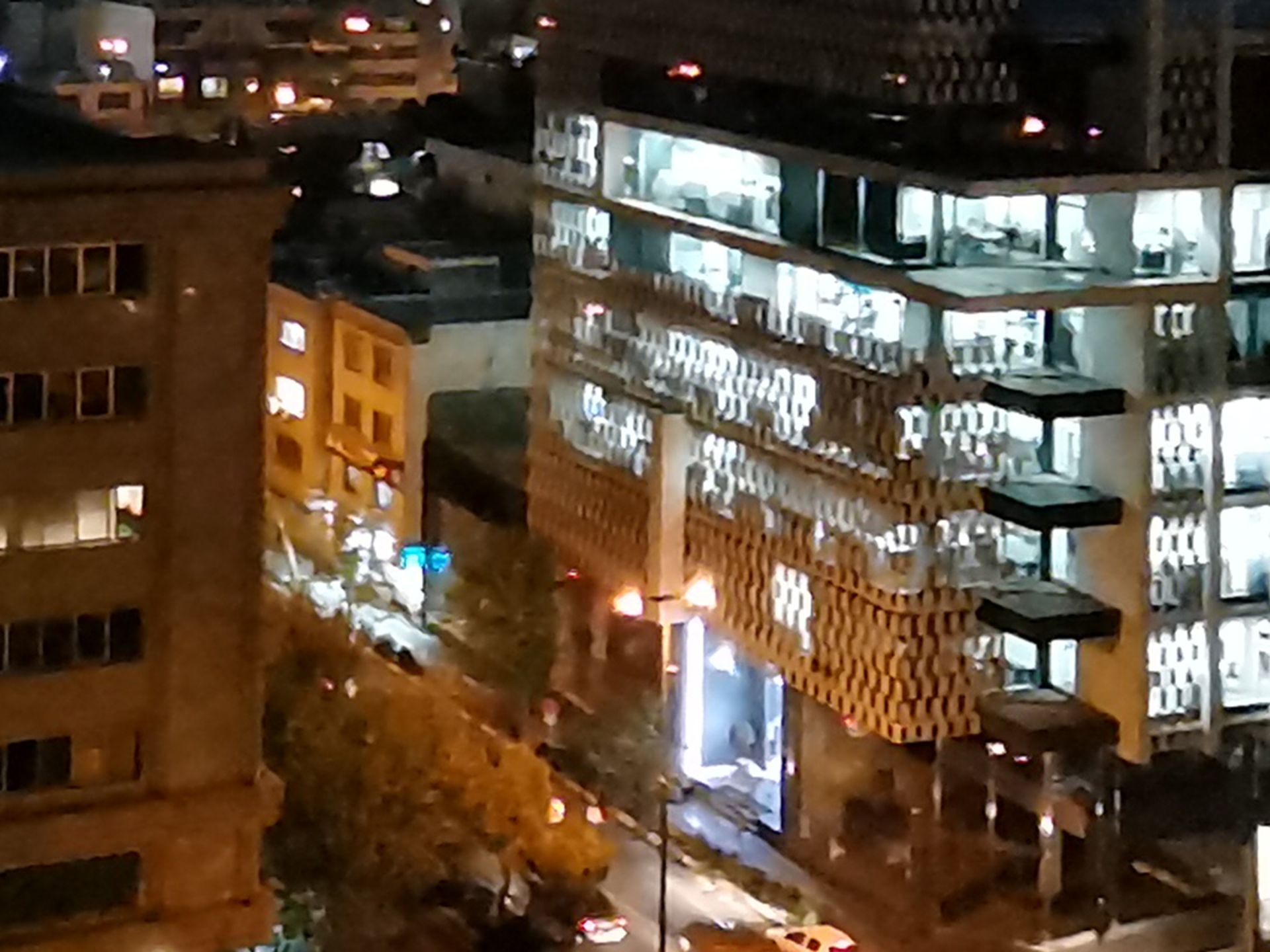 برش واقعی عکس دوربین اولتراواید نوا ۸ در شب