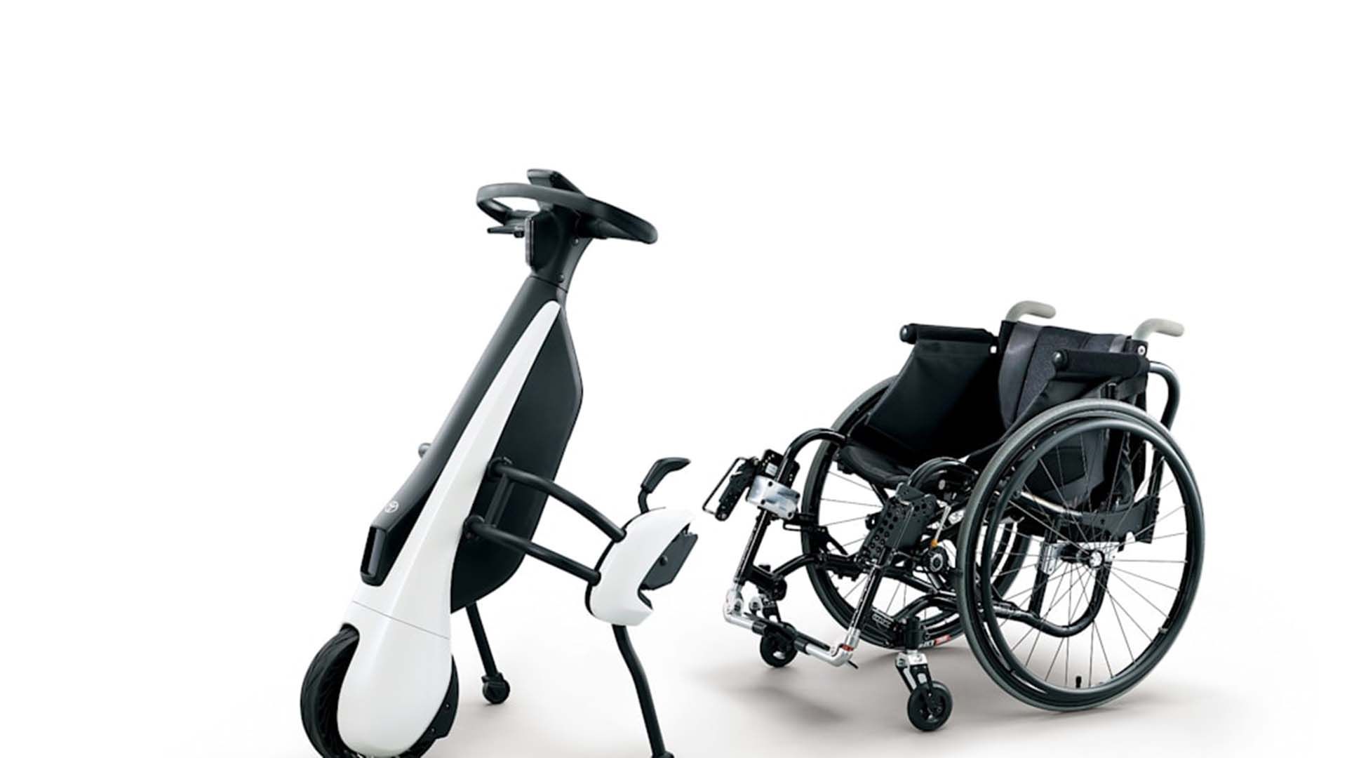 اسکوتر برقی سه چرخه تویوتا / Toyota C+walk electric scooter با قابلیت حمل ویلچر