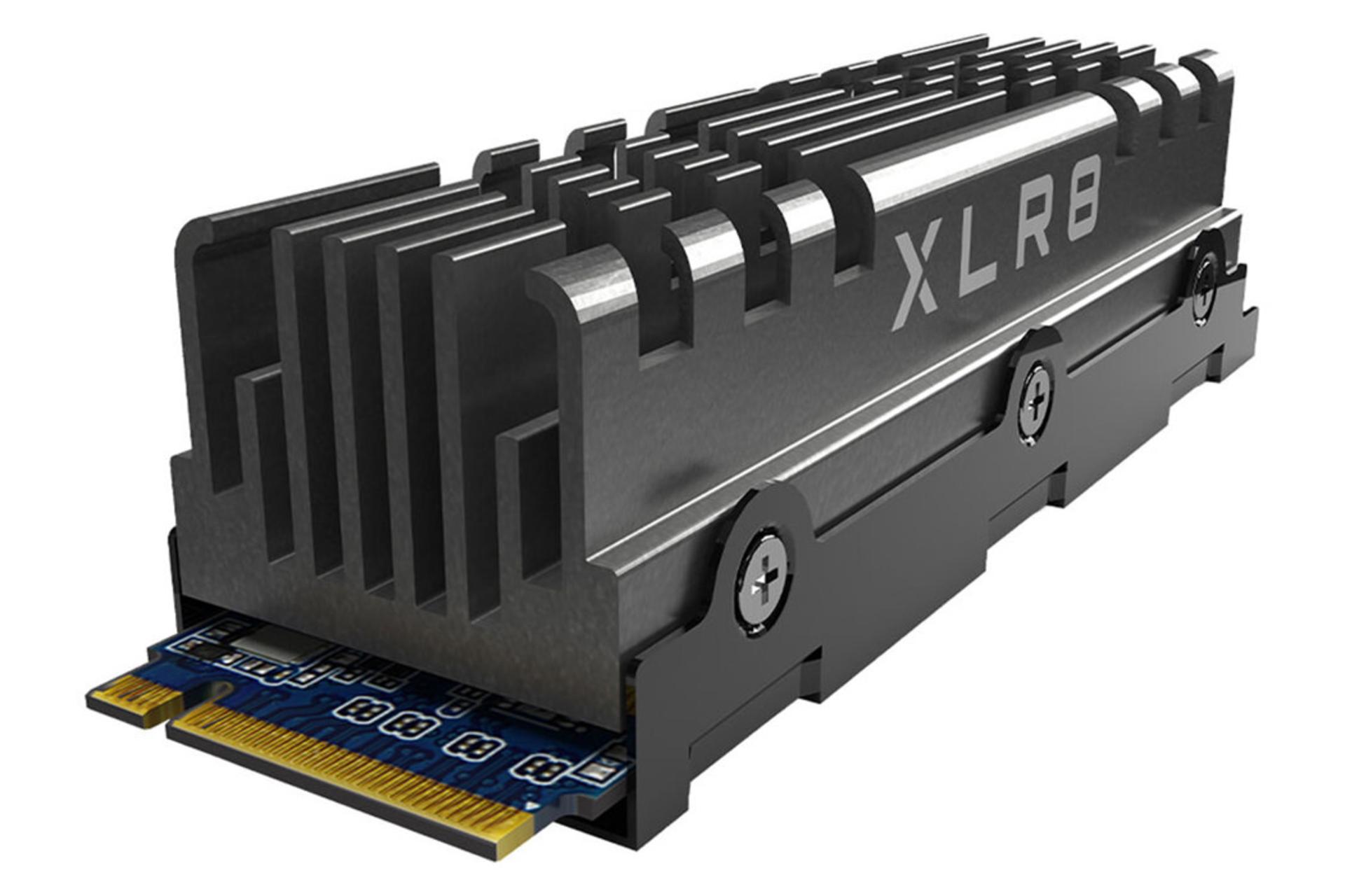نمای راست SSD پی ان وای CS3140 NVMe M.2 ظرفیت 1 ترابایت با سینک حرارتی