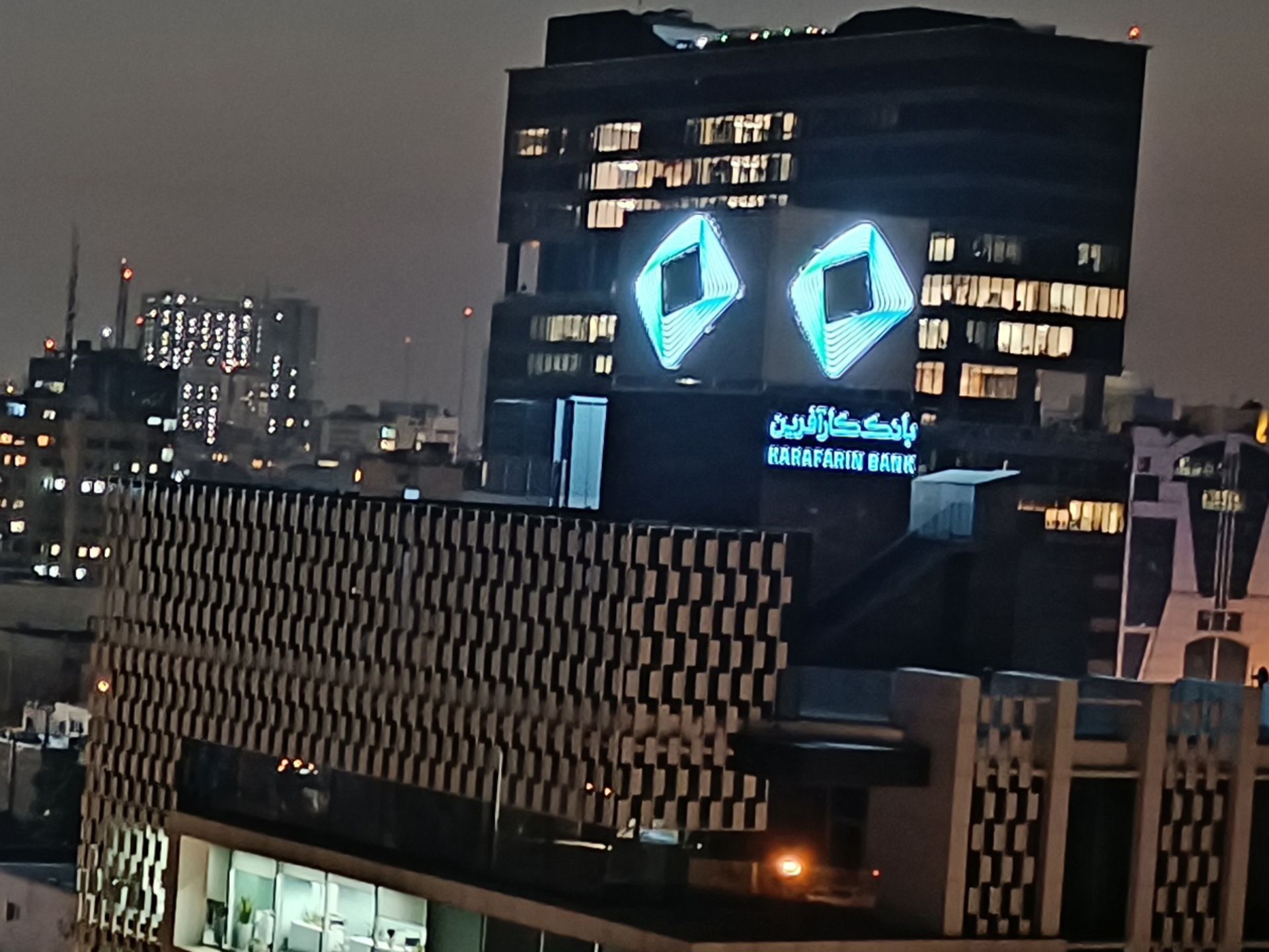 برش واقعی از عکس شب دوربین اولتراواید پوکو X3 GT