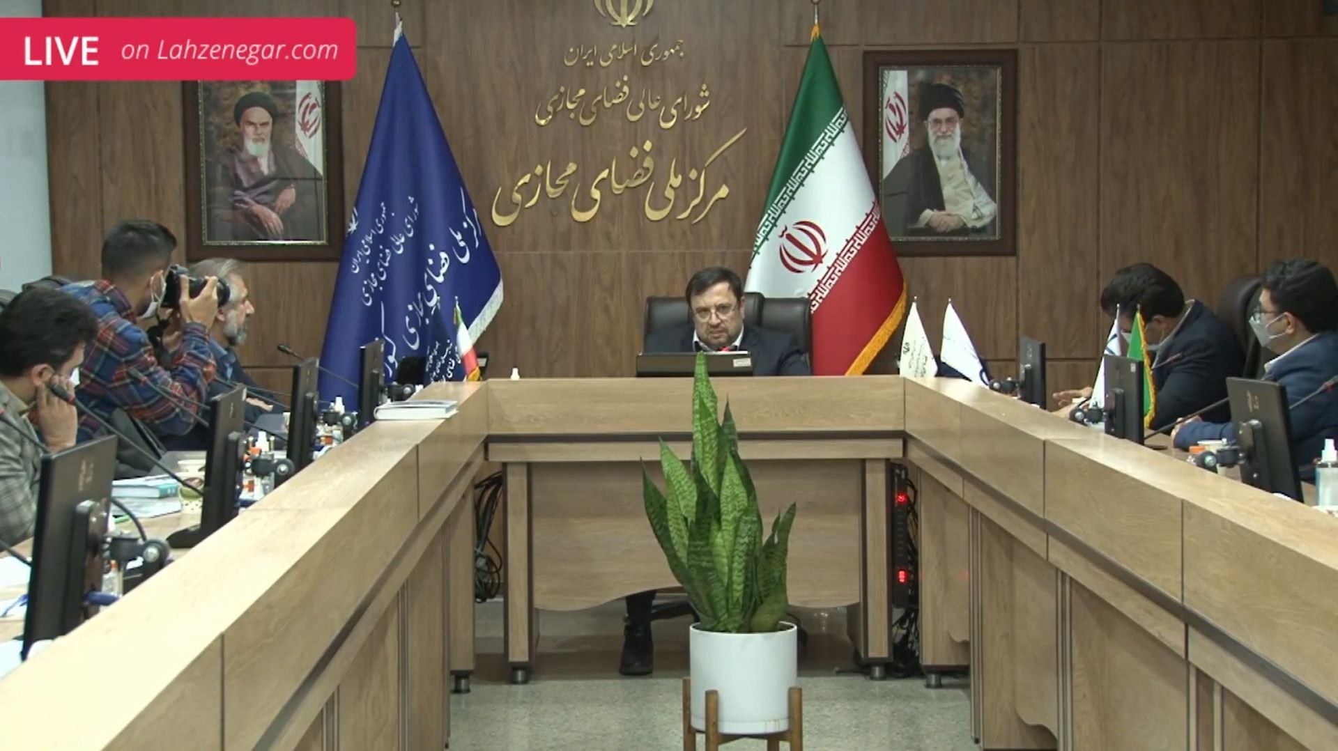 فیروزآبادی در مراسم رونمایی کتاب «مجموعه قوانین کسب و کارهای اینترنتی» در مرکز ملی فضای مجازی