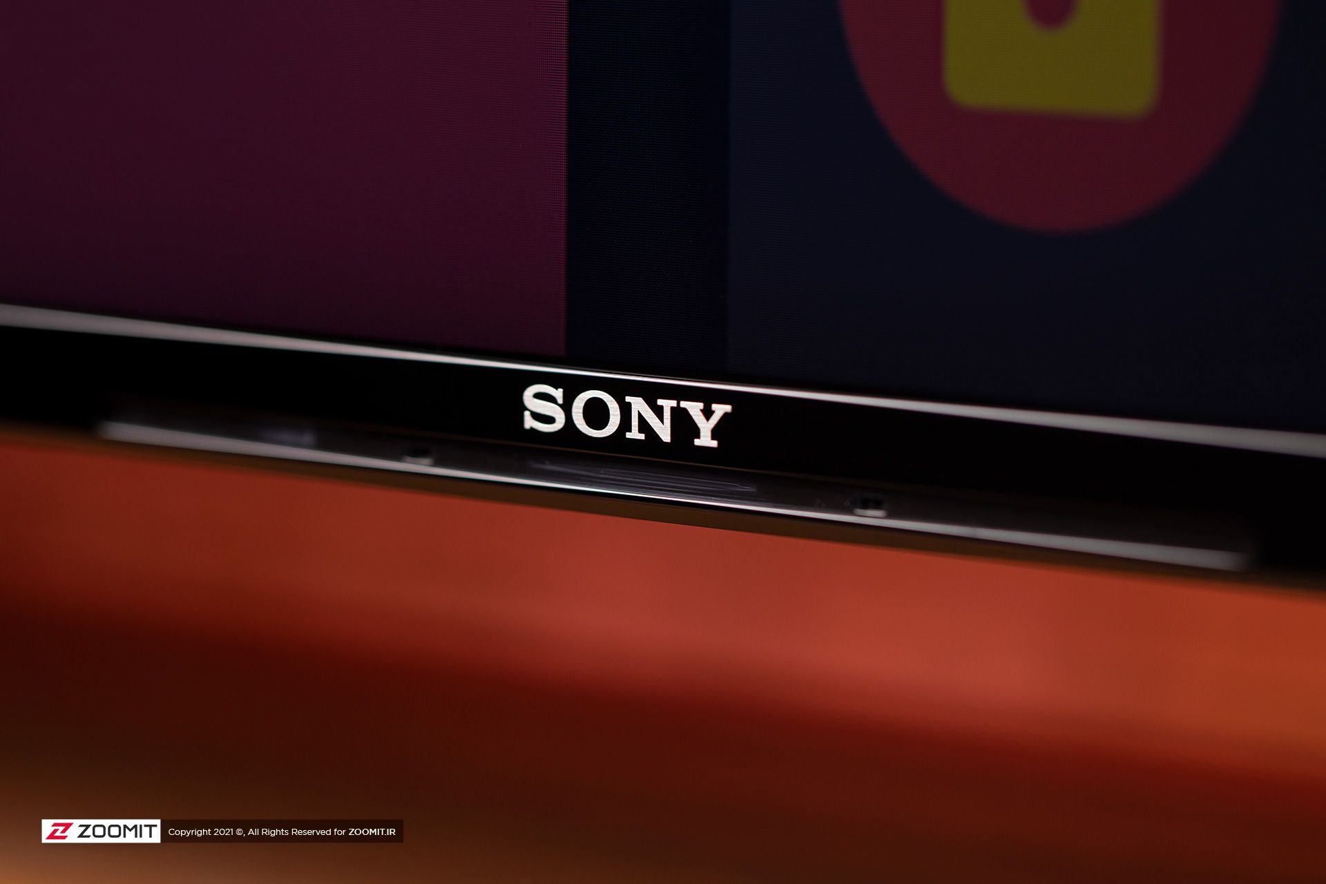 لوگوی سونی در تلویزیون Bravia X90J