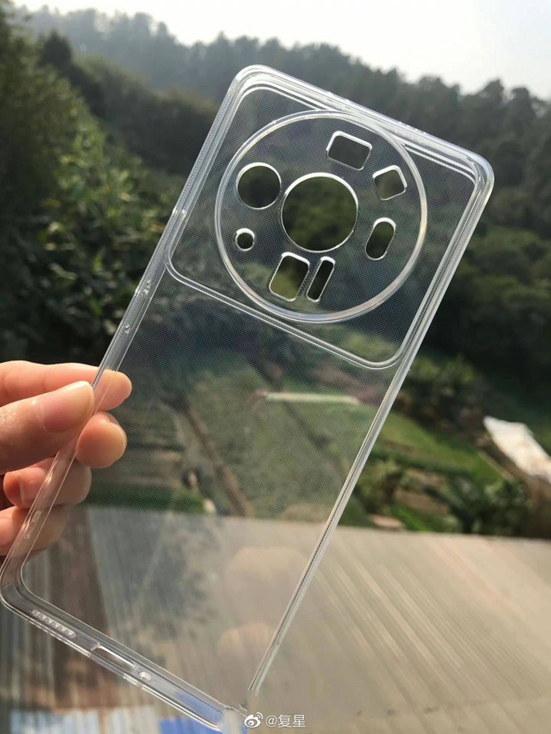 قاب‌ فاش شده از شیائومی ۱۲ اولترا