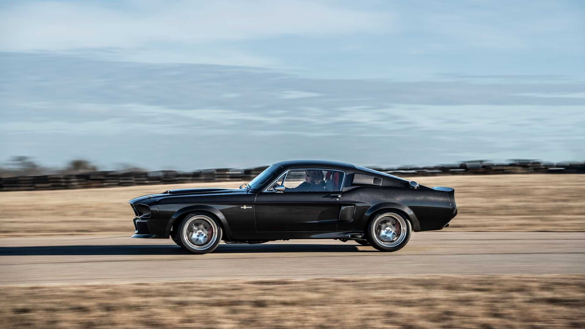 نمای جانبی فورد موستانگ شلبی / Shelby GT500CR کلاسیک سیاه رنگ
