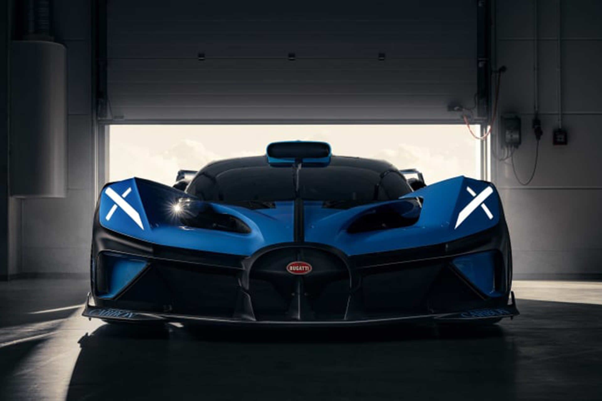 ابرخودرو بوگاتی / Bugatti آبی رنگ