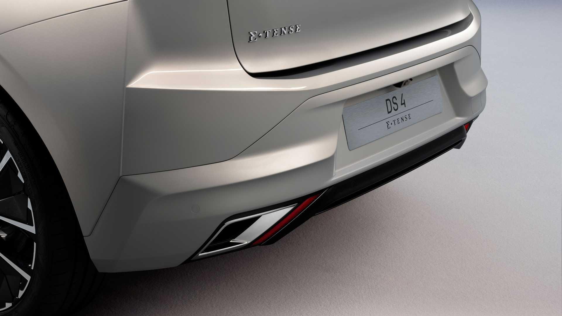   DS 4 دی اس 4 مدل 2022 نمای اگزوز