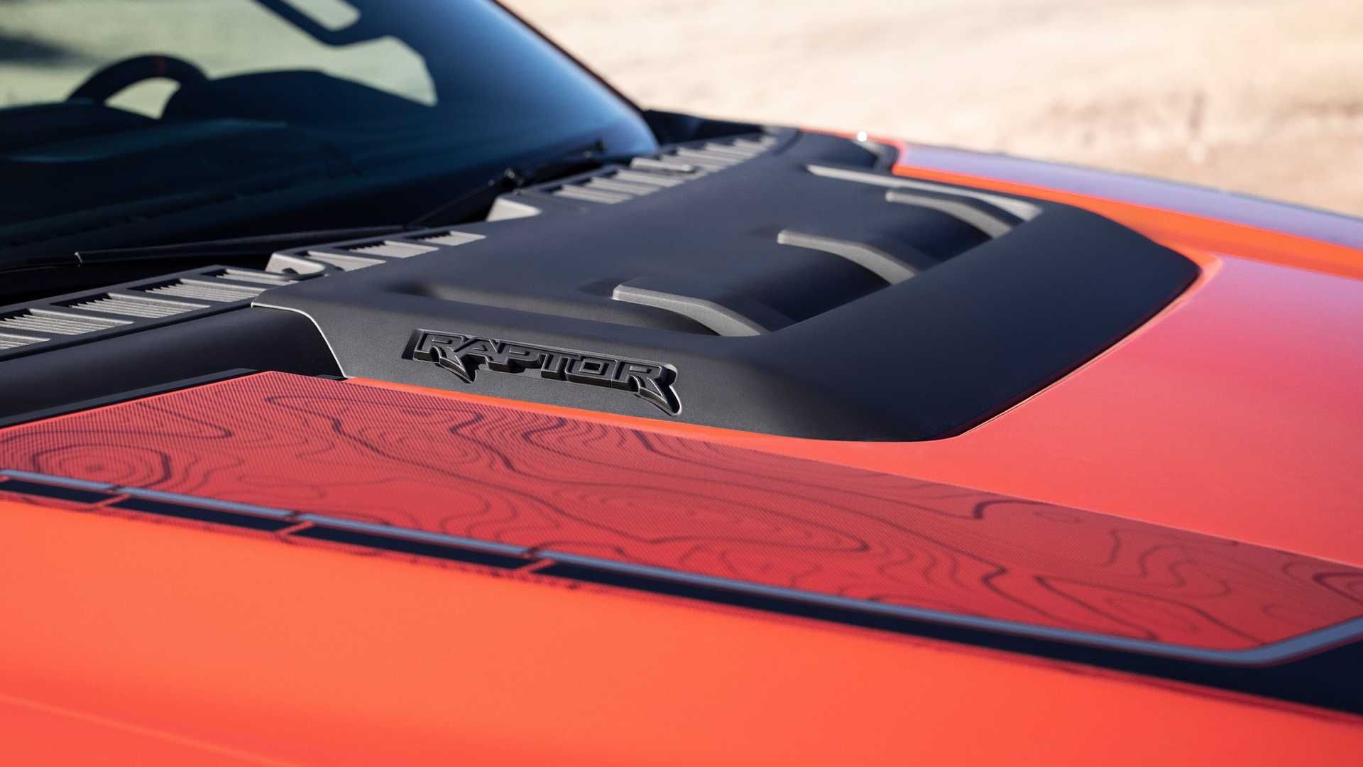 Ford F-150 Raptor   فورد اف150 رپتور 2021 نمای درپوش موتور