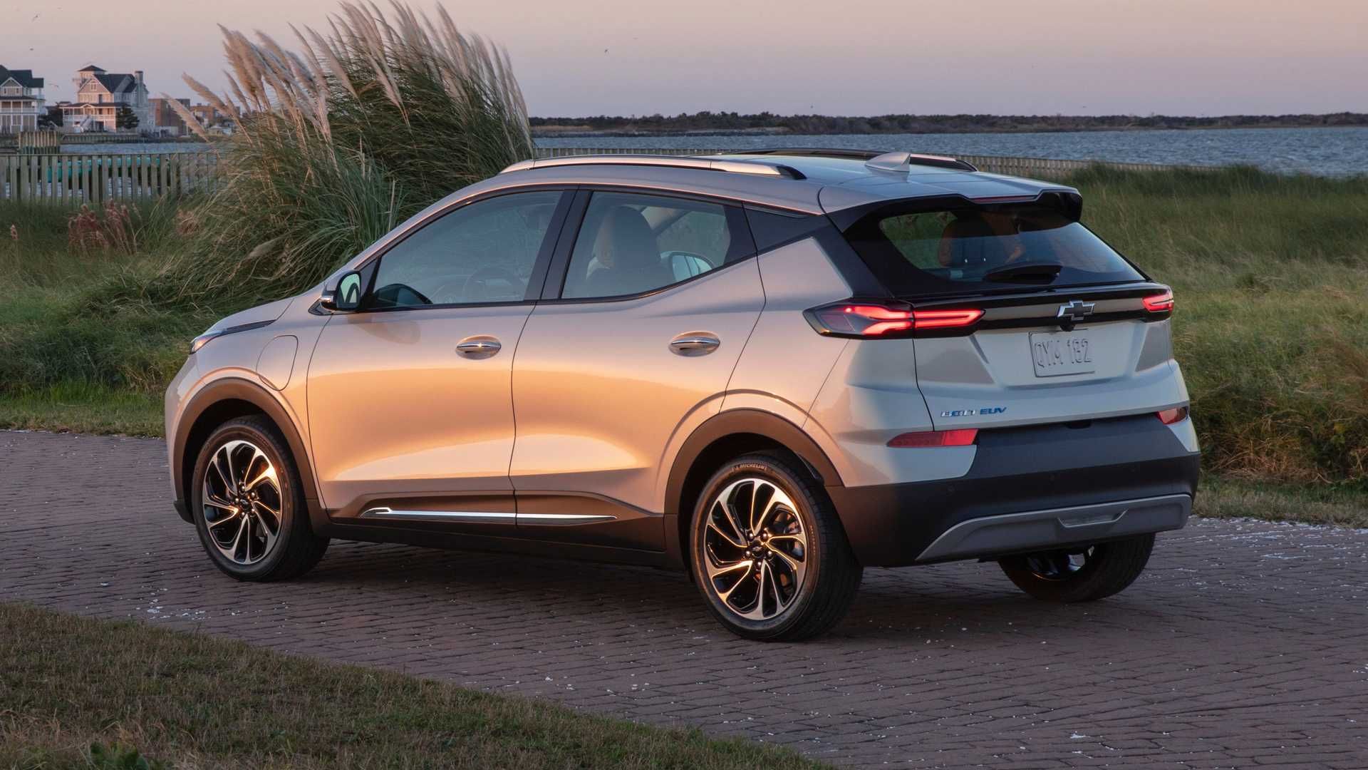 نمای چراغ عقب کراس اور برقی شورولت بولت ای یو وی / Chevrolet Bolt EUV crossover