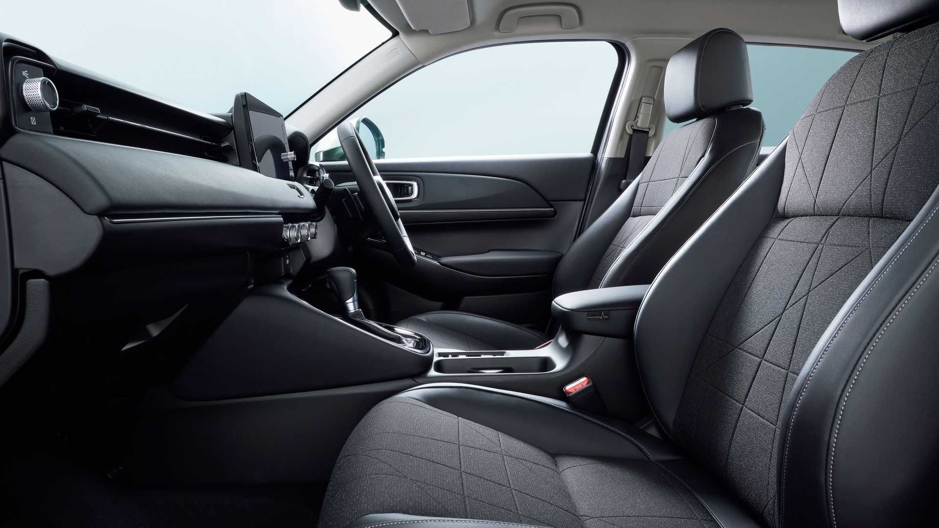 Honda HR-V هوندا اچ آر وی 2022 نمای صندلی جلو