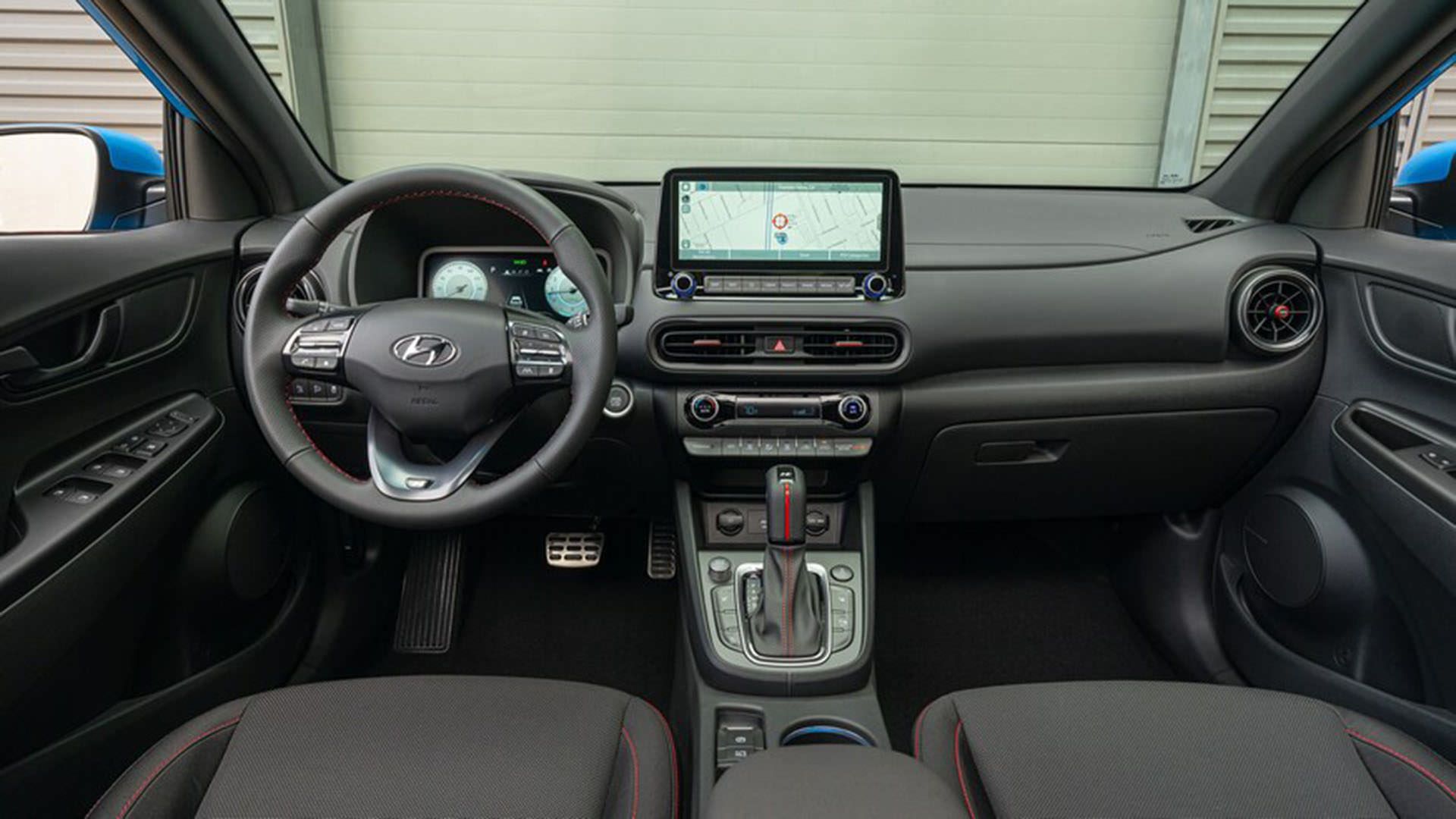 سیستم سرگرمی خودروی برقی هیوندای کنا الکتریک / 2022 Hyundai Kona Electric خاکستری رنگ