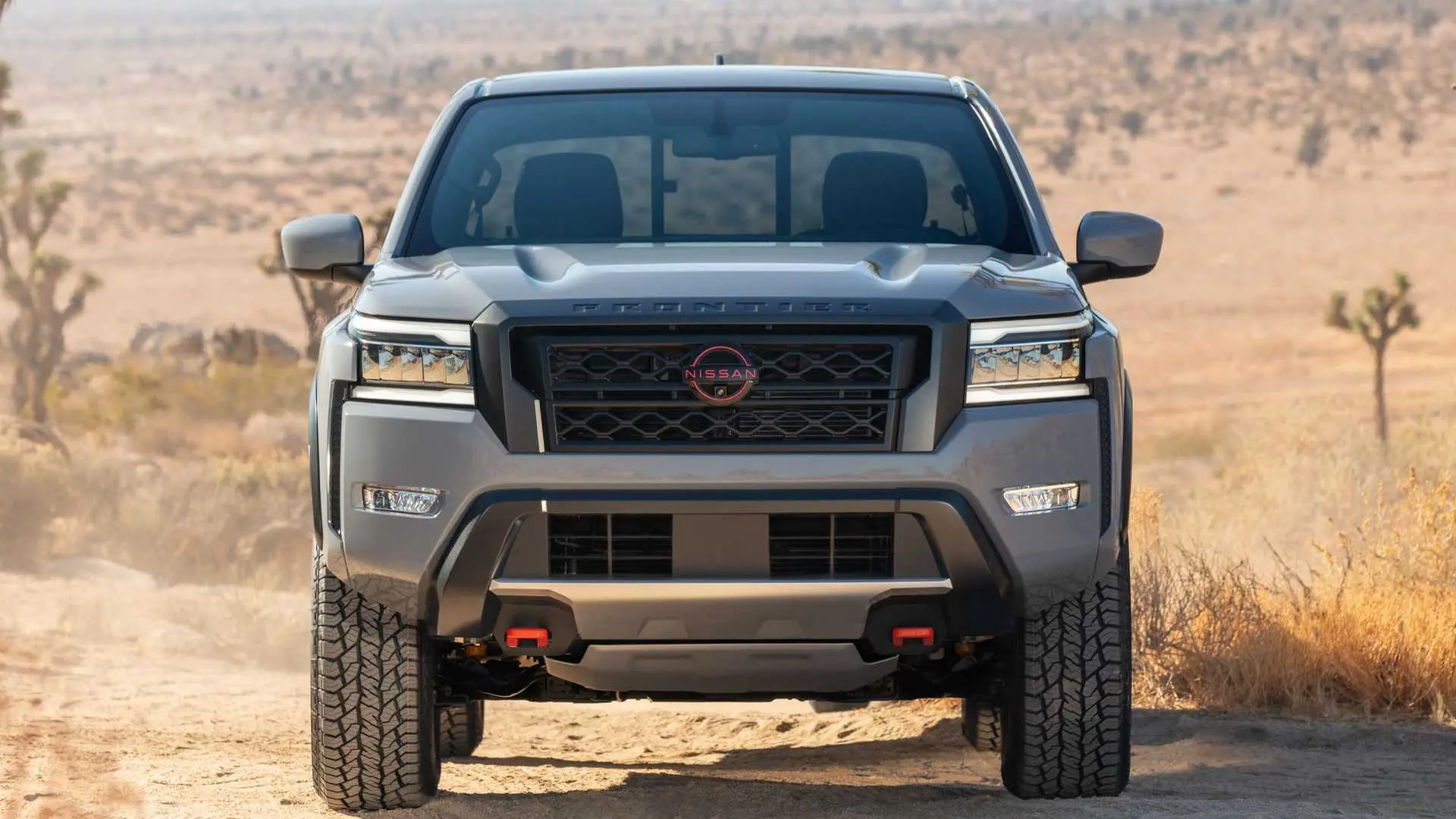 Nissan Frontier 2022 نیسان فرانتیر نمای مقابل